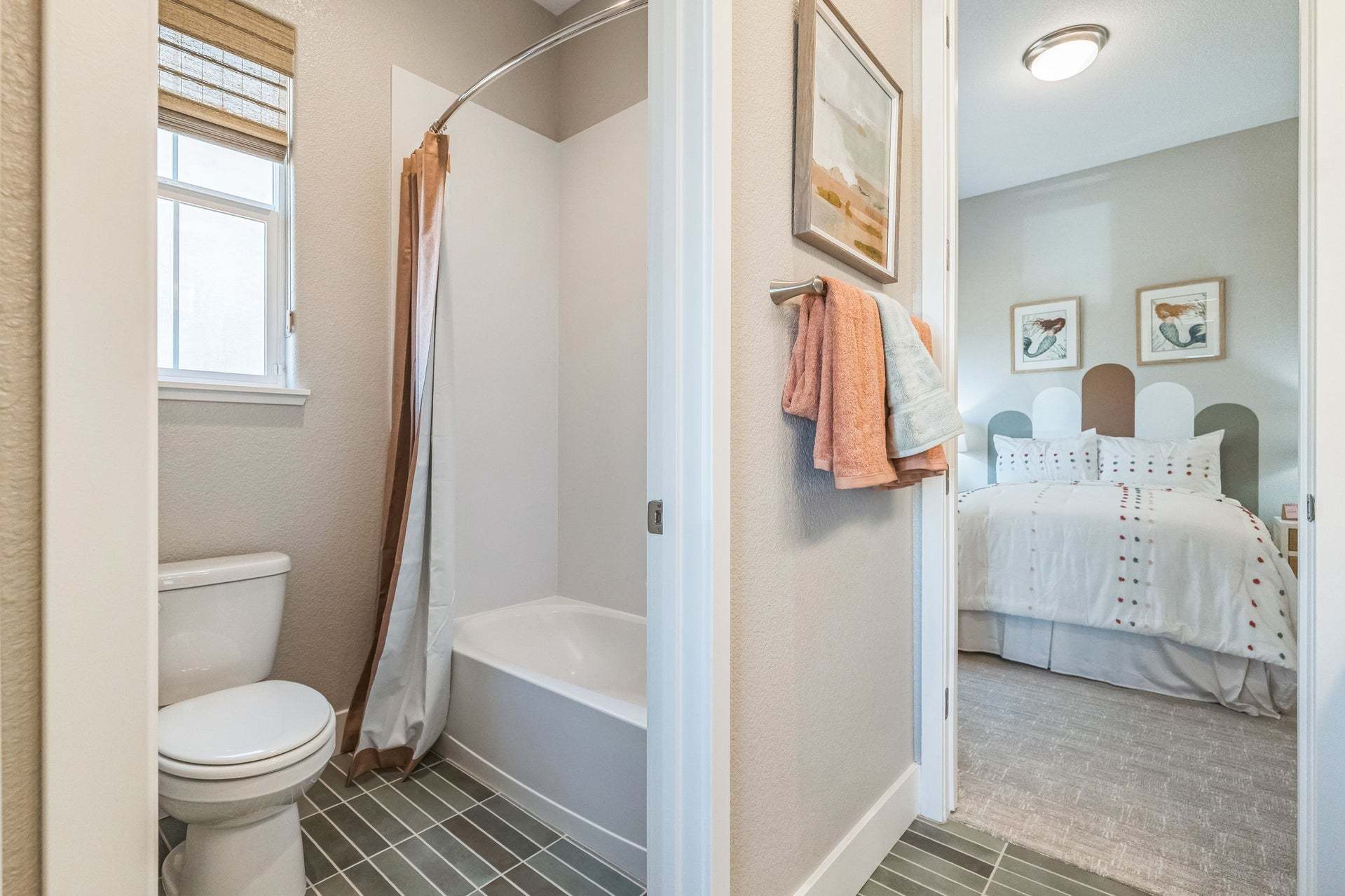 Residence 11 | Bath 2