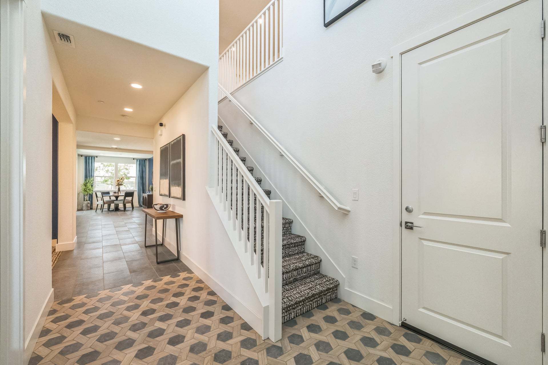 Residence 12 | Entry