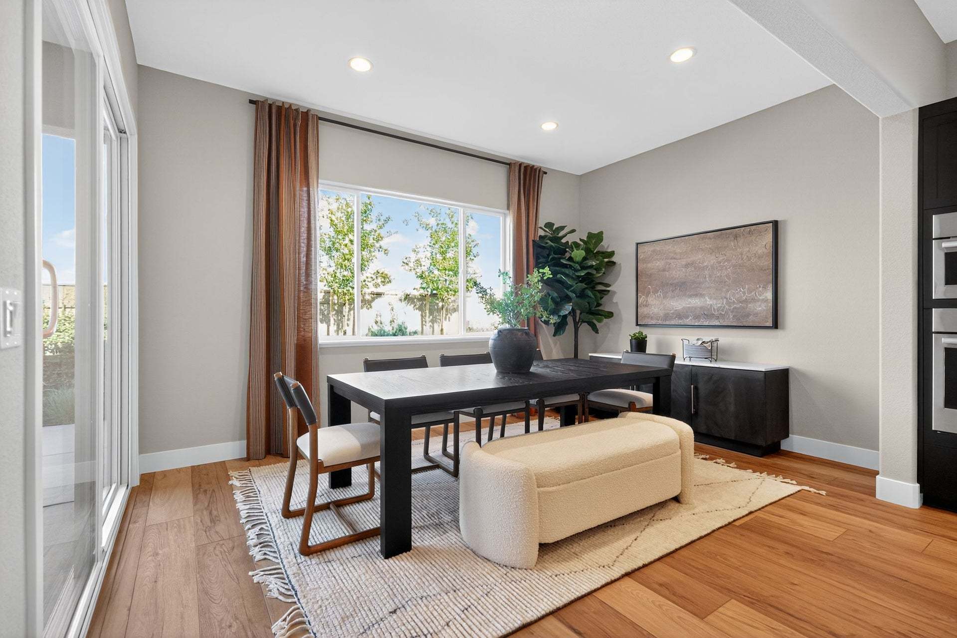 Residence 14 | Dining