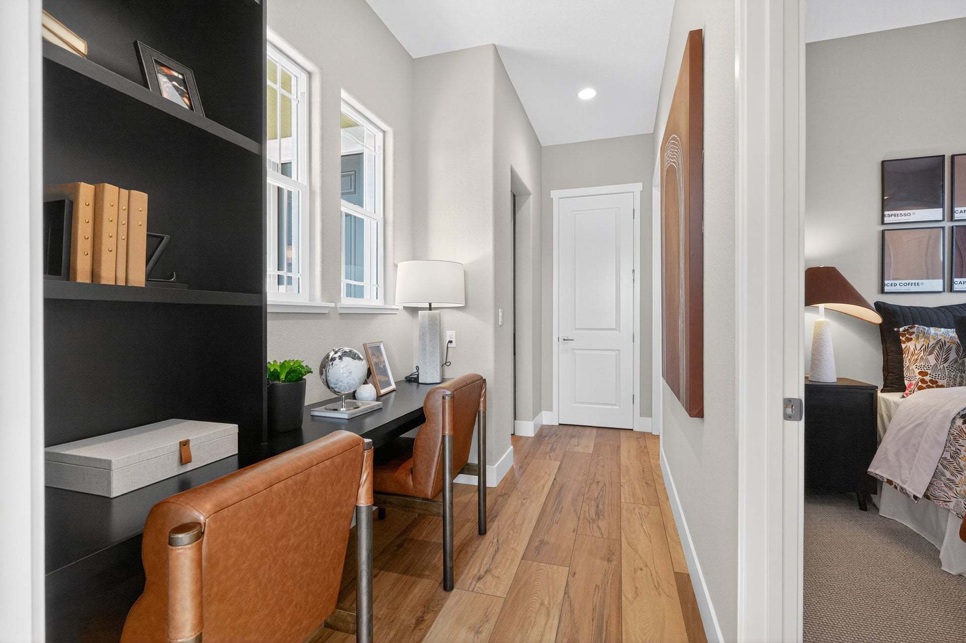 Residence 14 | Linen and Opt. Desk