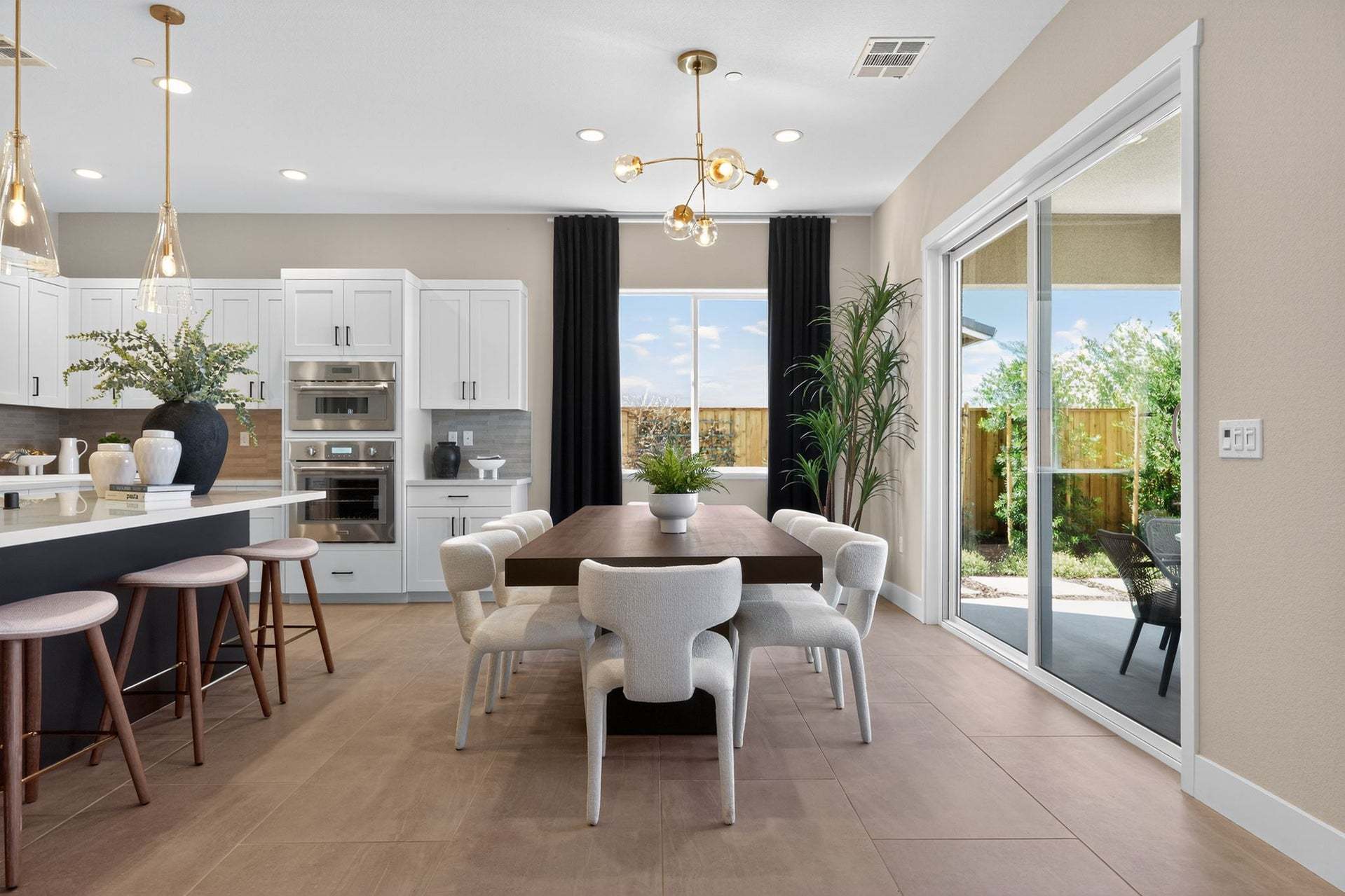 Residence 15 | Dining