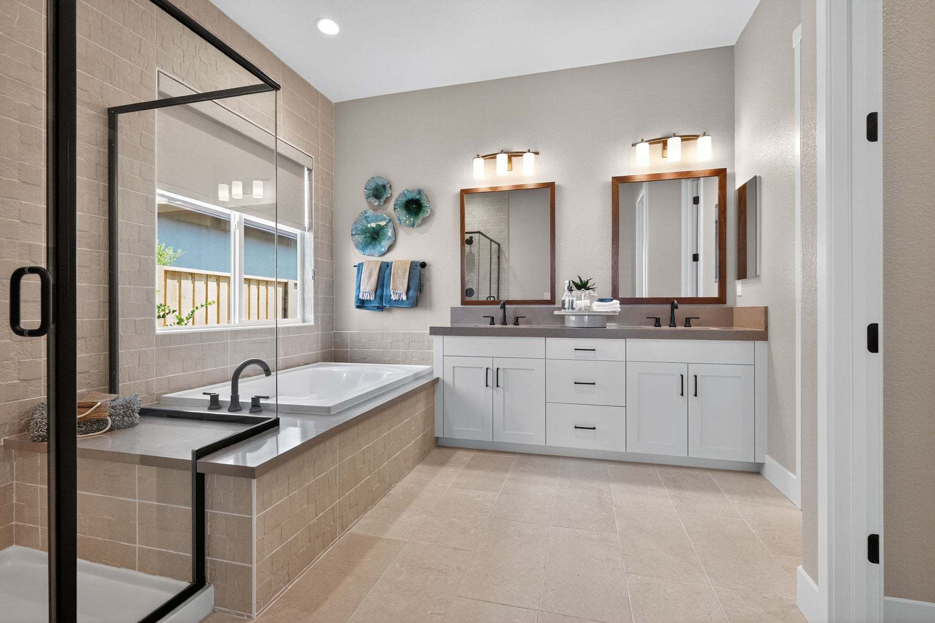 Residence 15 | Owner's Bath