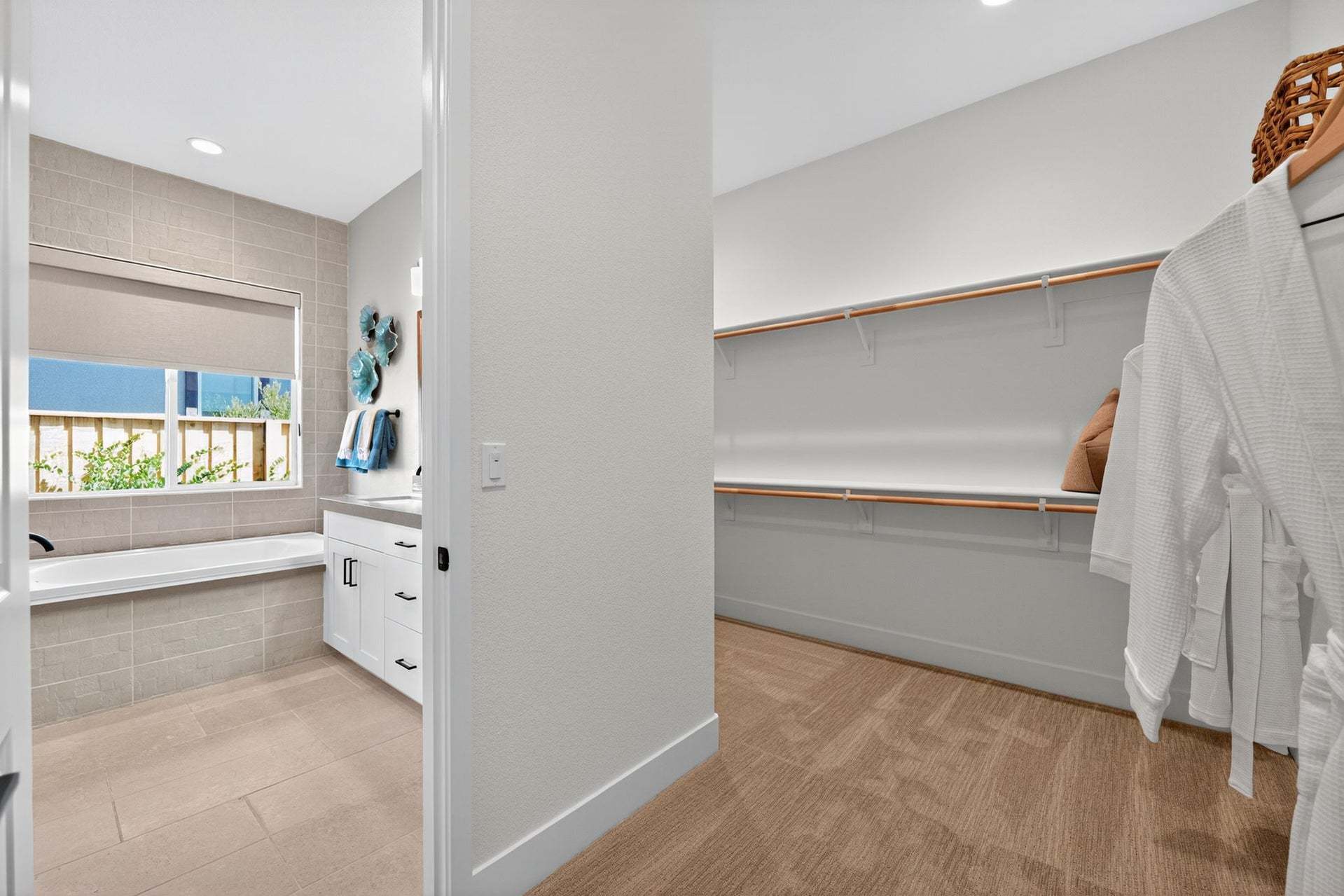 Residence 15 | Owner's Closet