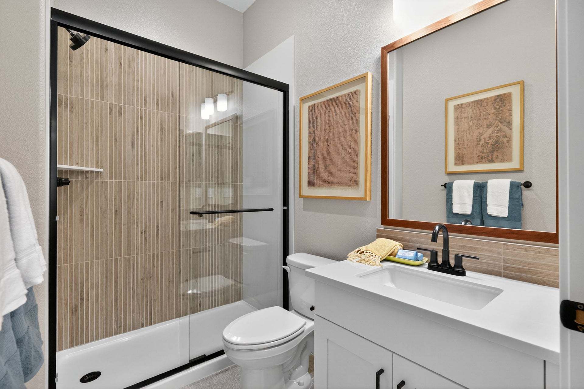 Residence 15 | Bath 3