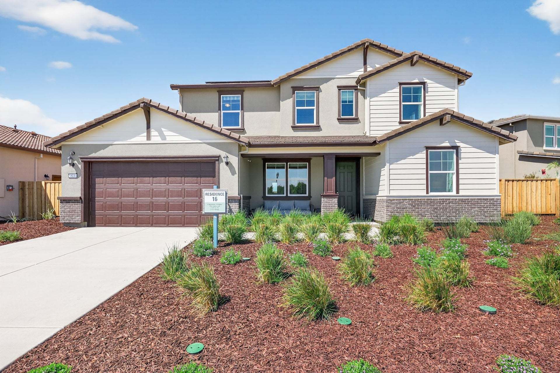 Residence 16 | Exterior