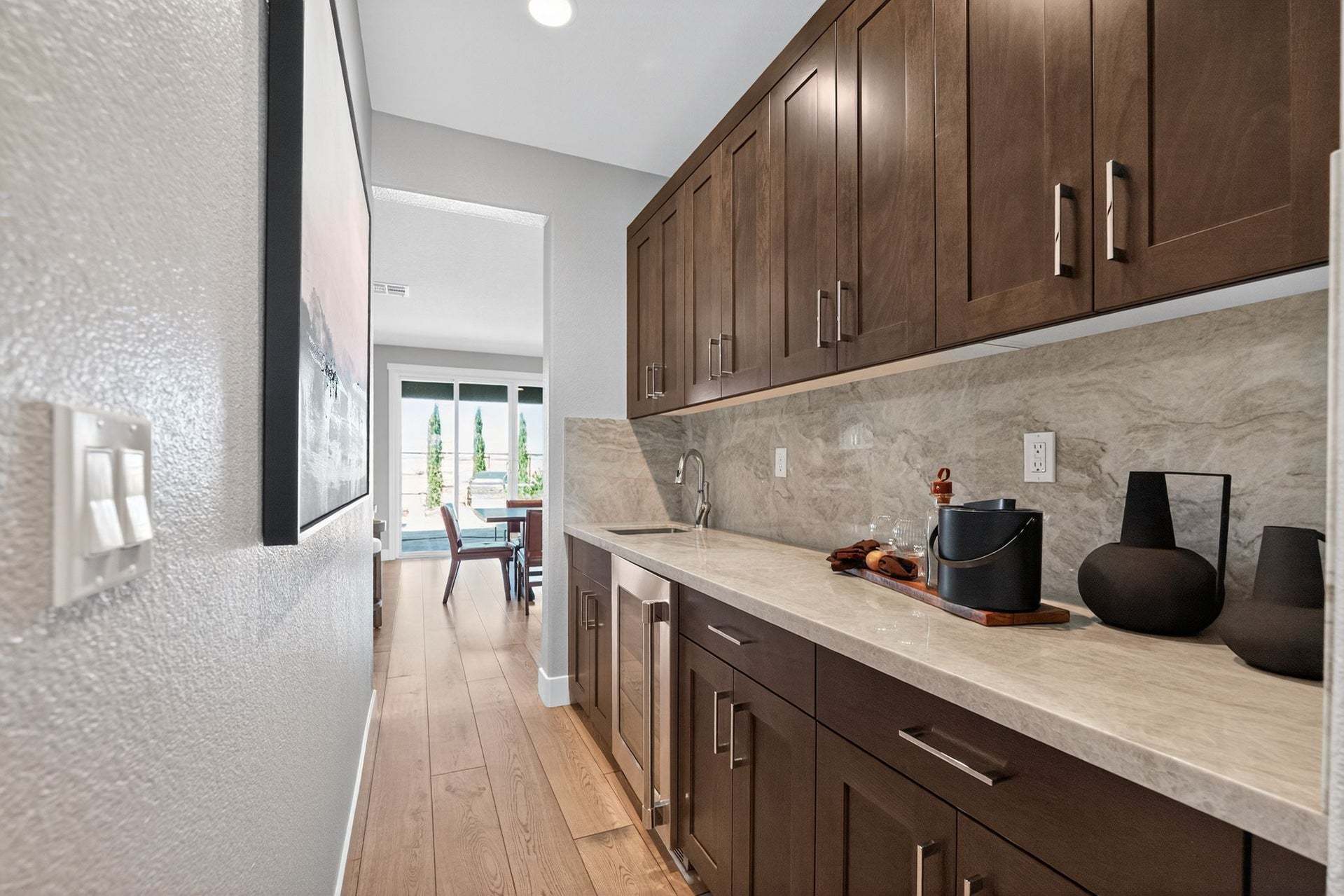 Residence 16 | Butler's Pantry