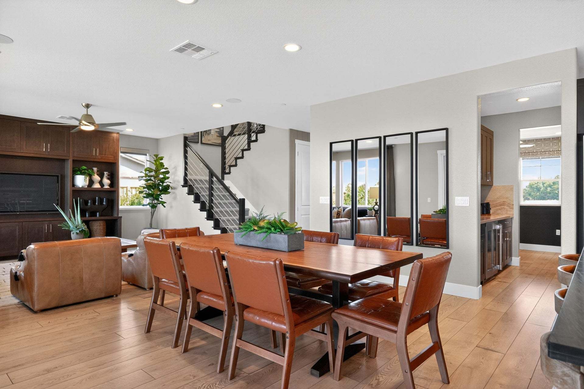 Residence 16 | Dining