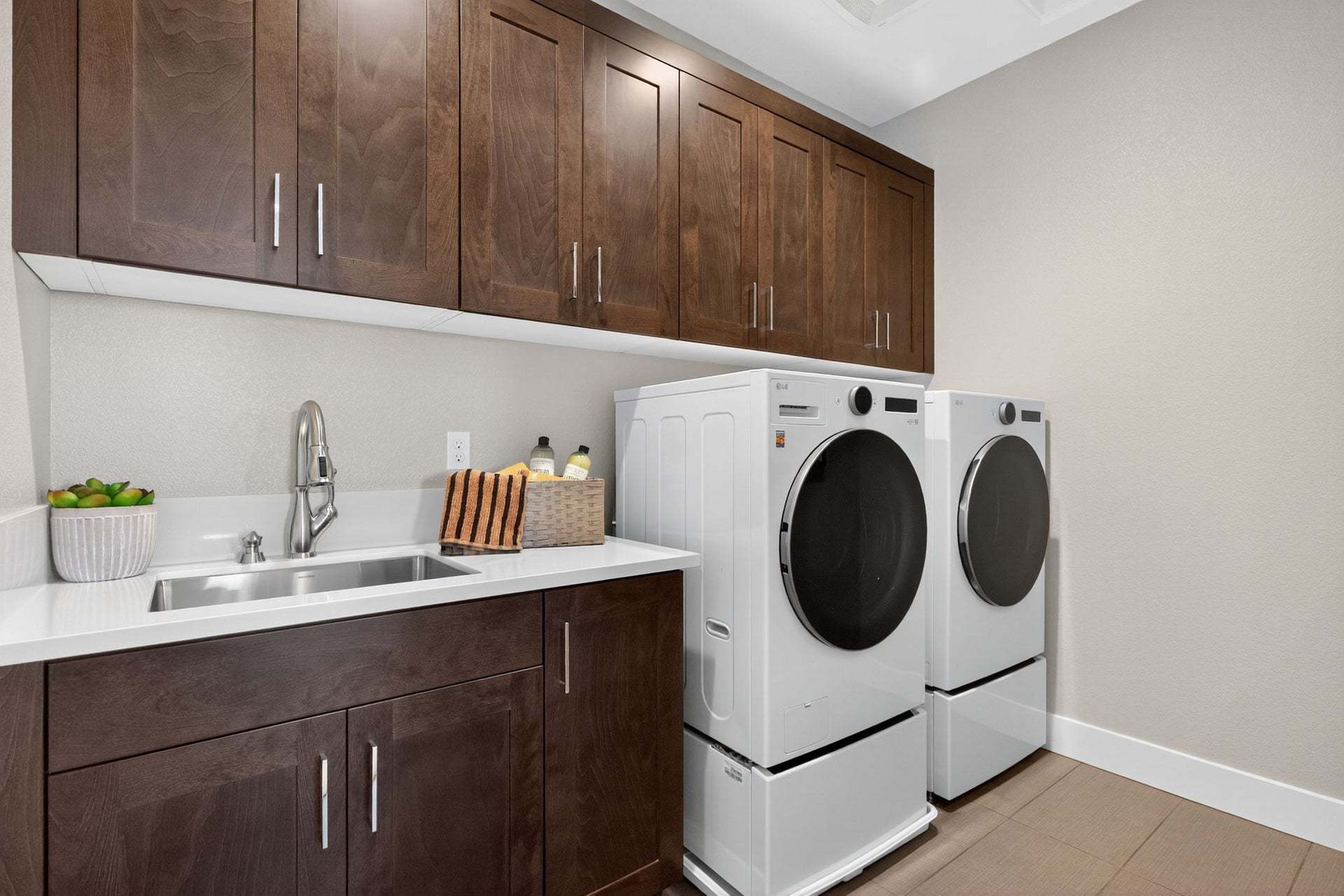 Residence 16 | Laundry
