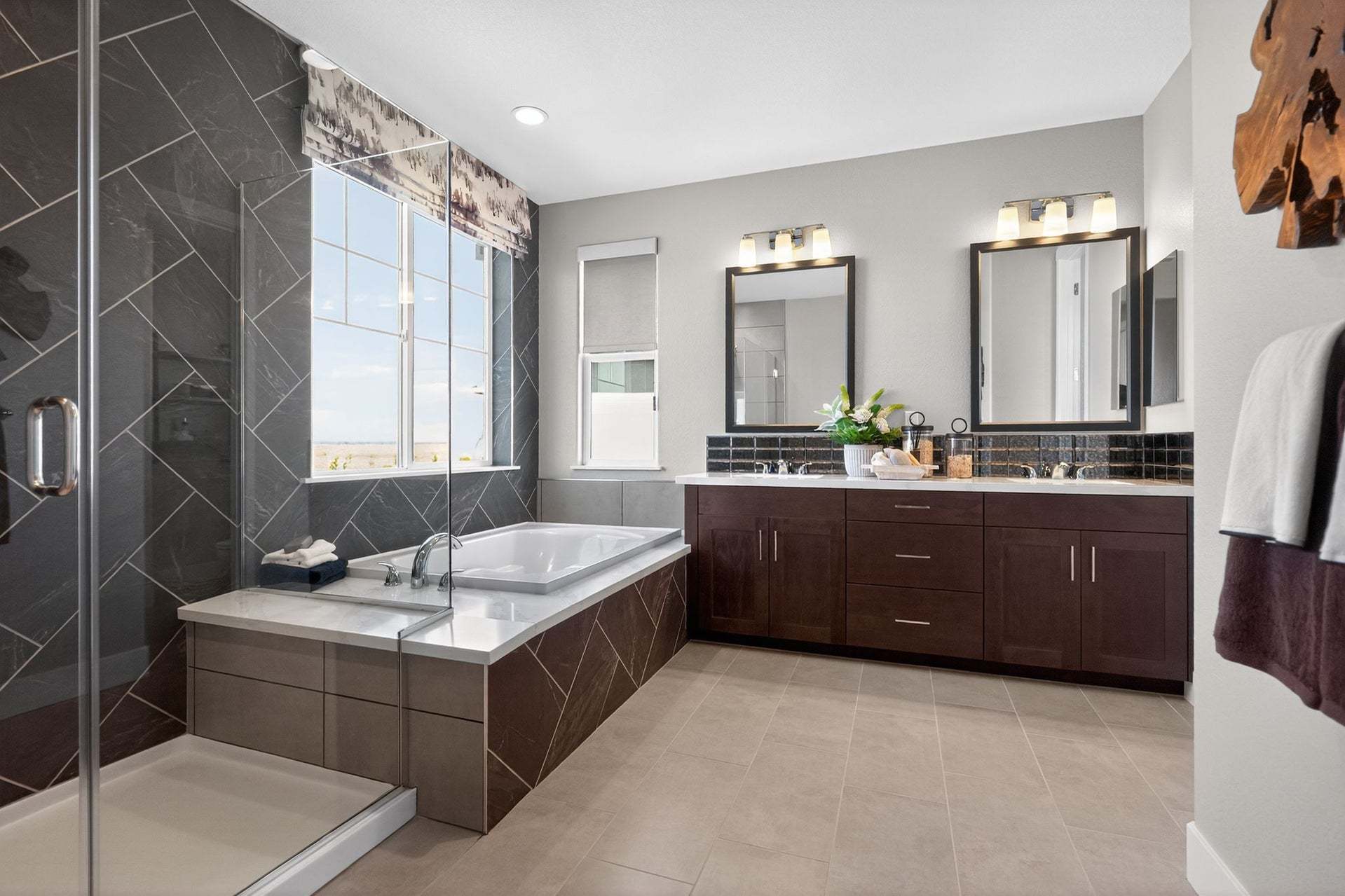 Residence 16 | Owner's Bath