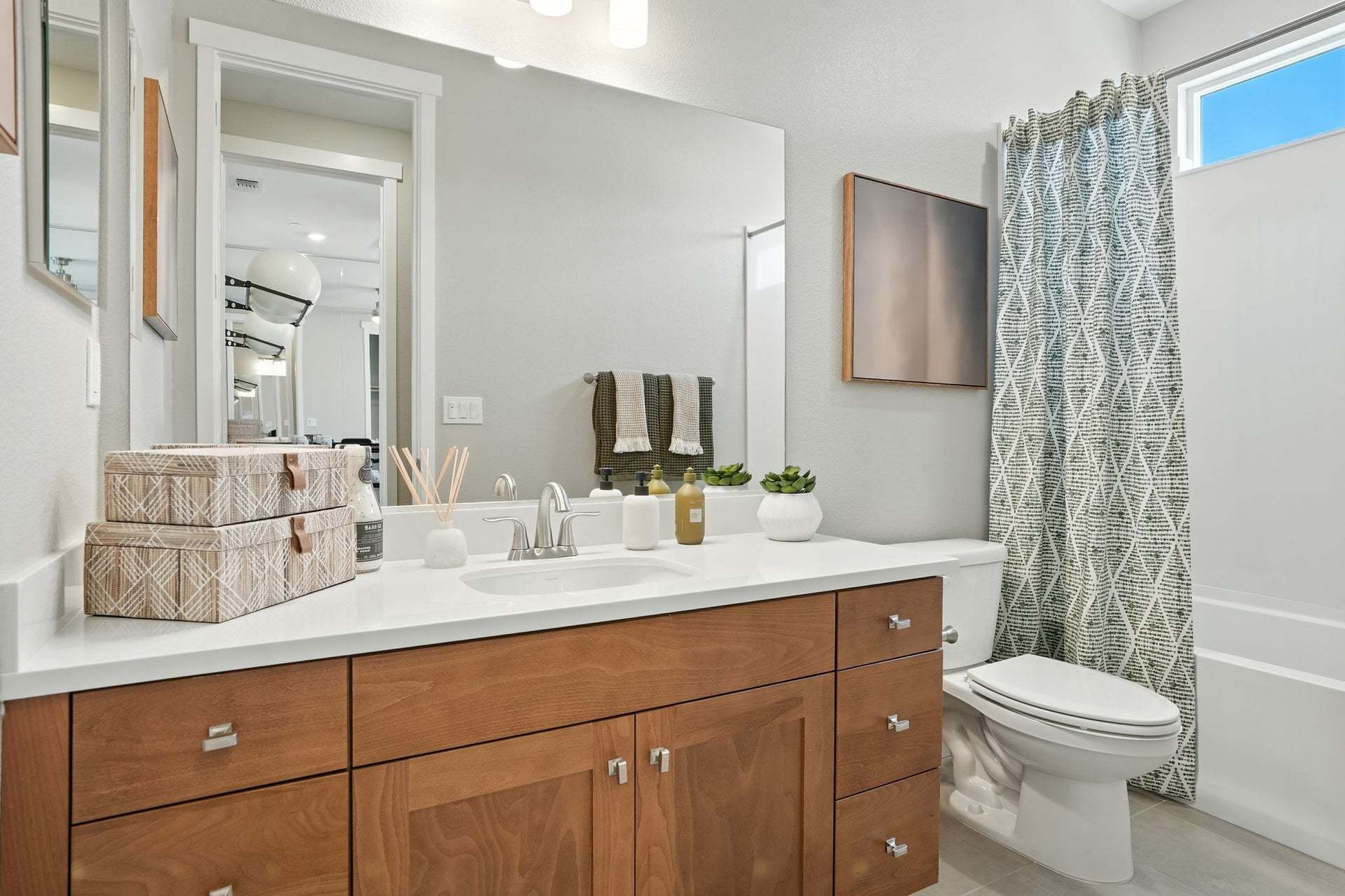 Residence 2 | Bath 3