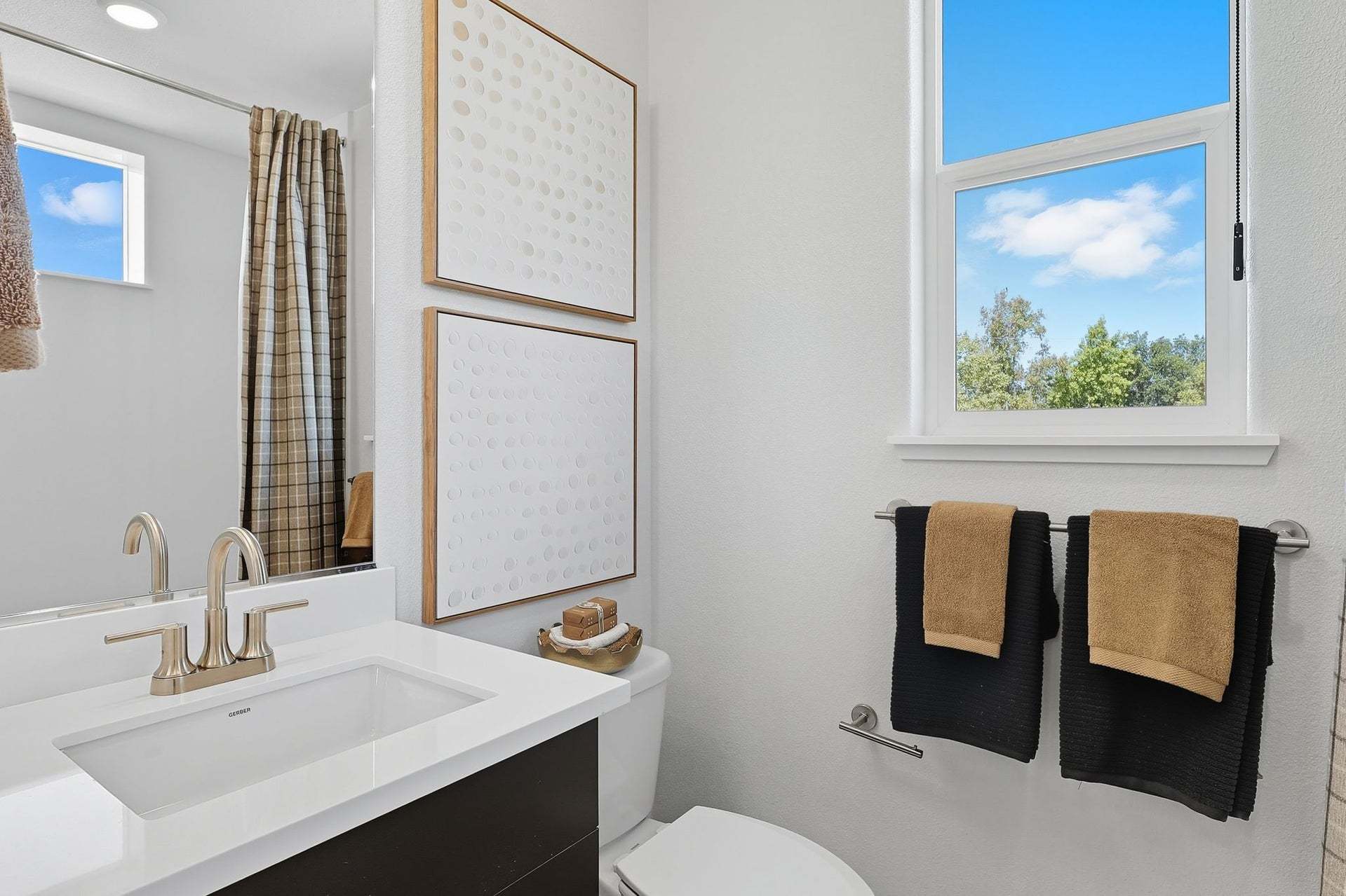 Residence 1 | Bath 2