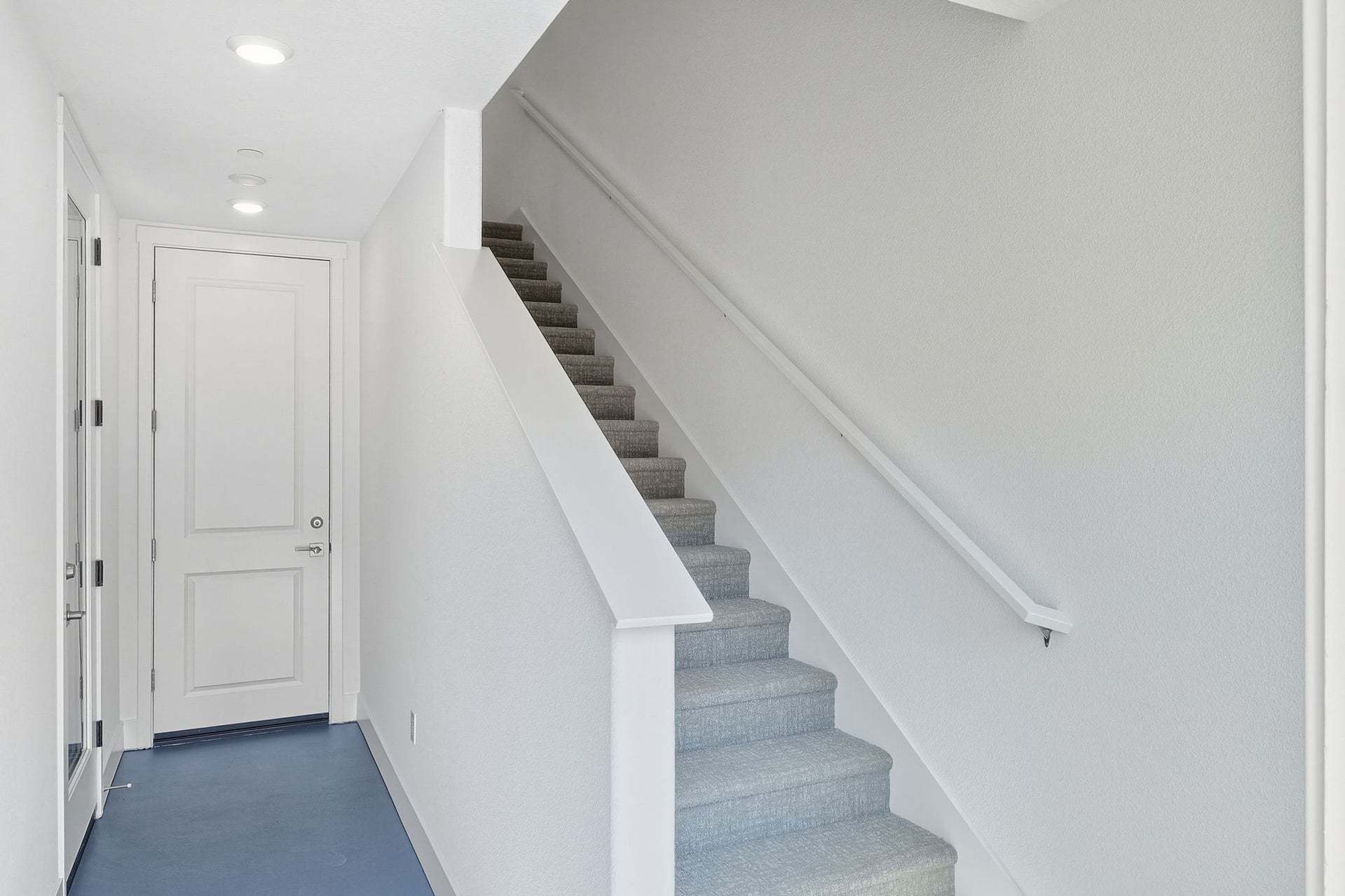 Residence 2/3 | Common Area Entry