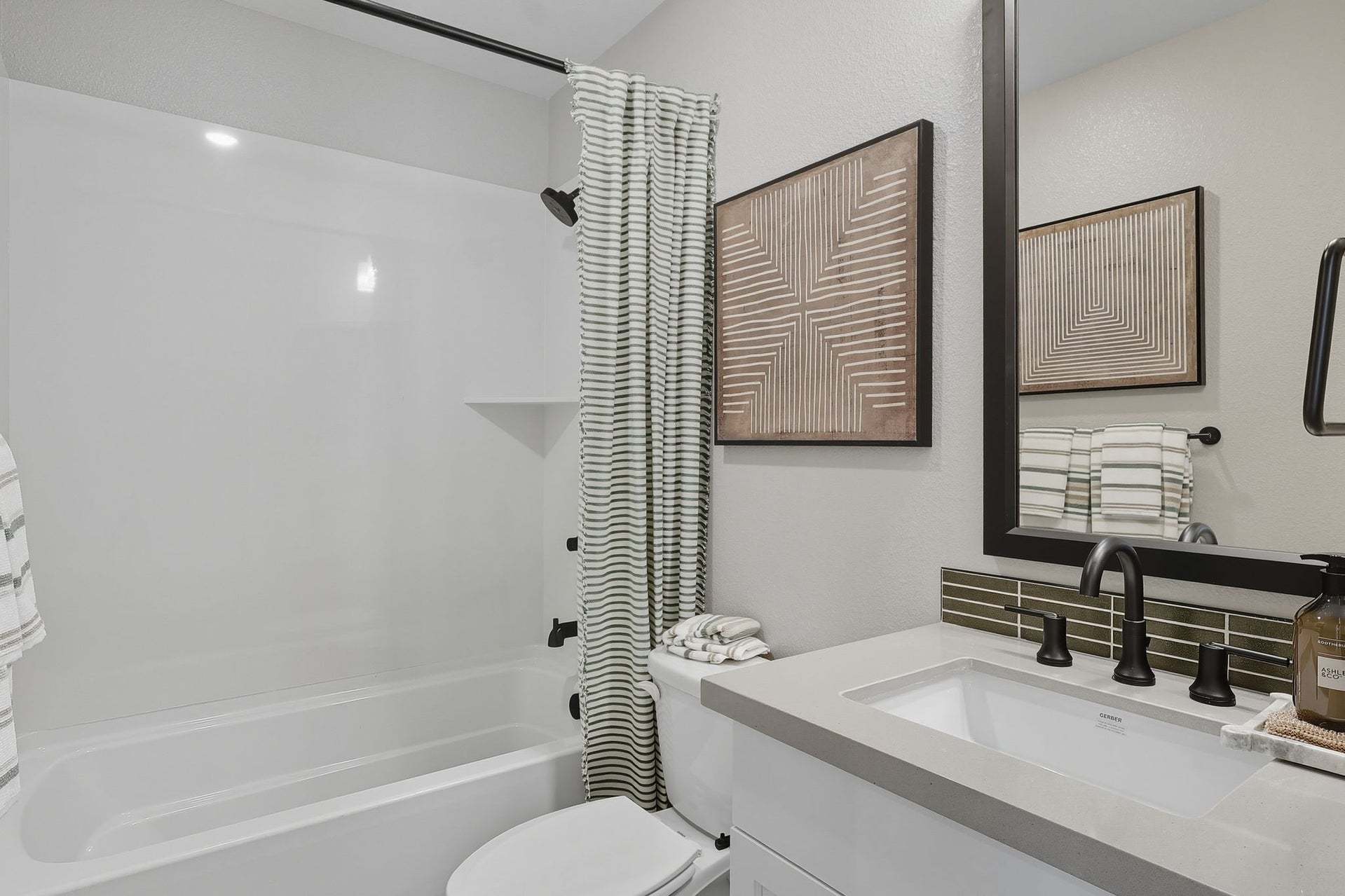 Residence 2 | Bath 2