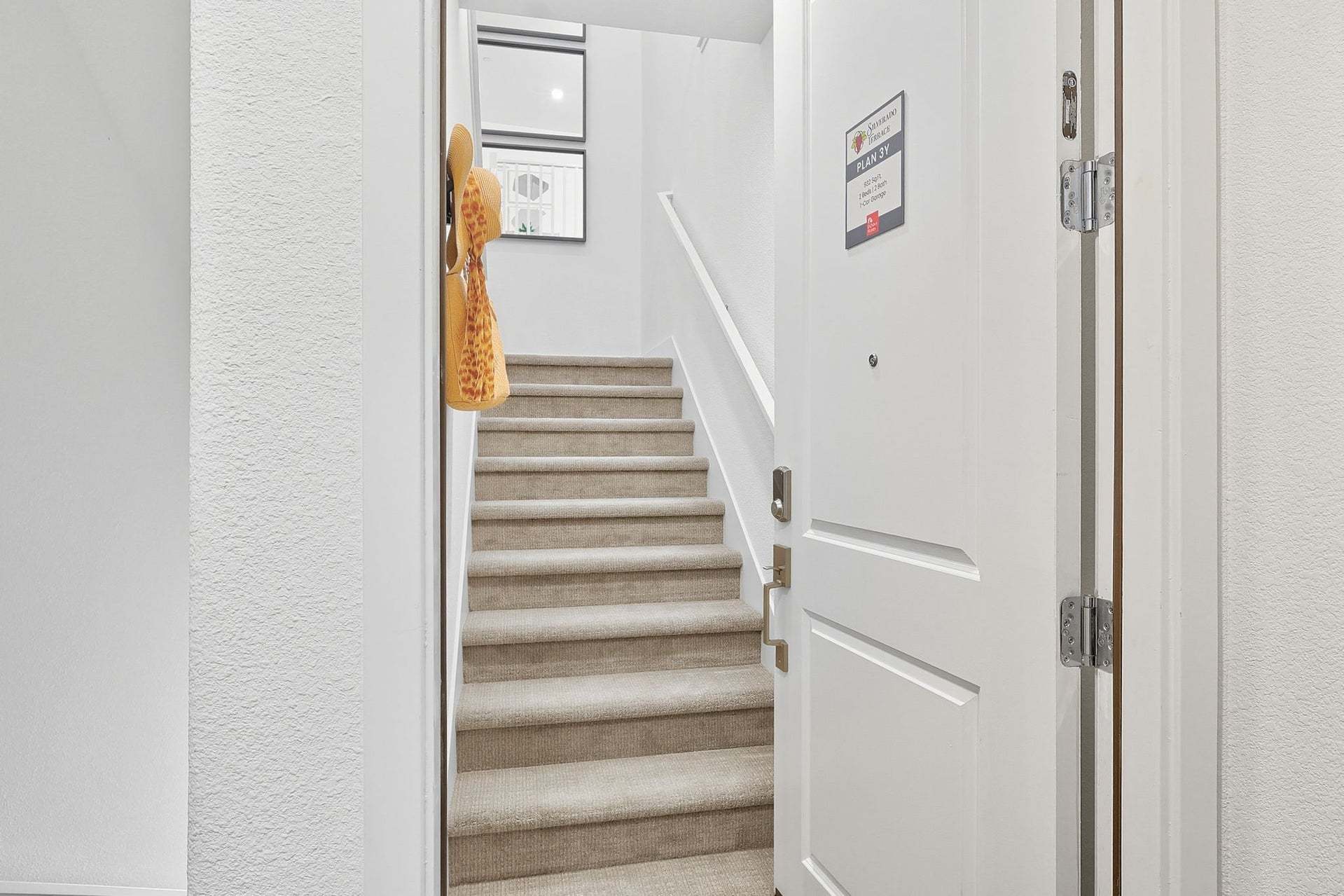 Residence 3 | Entry