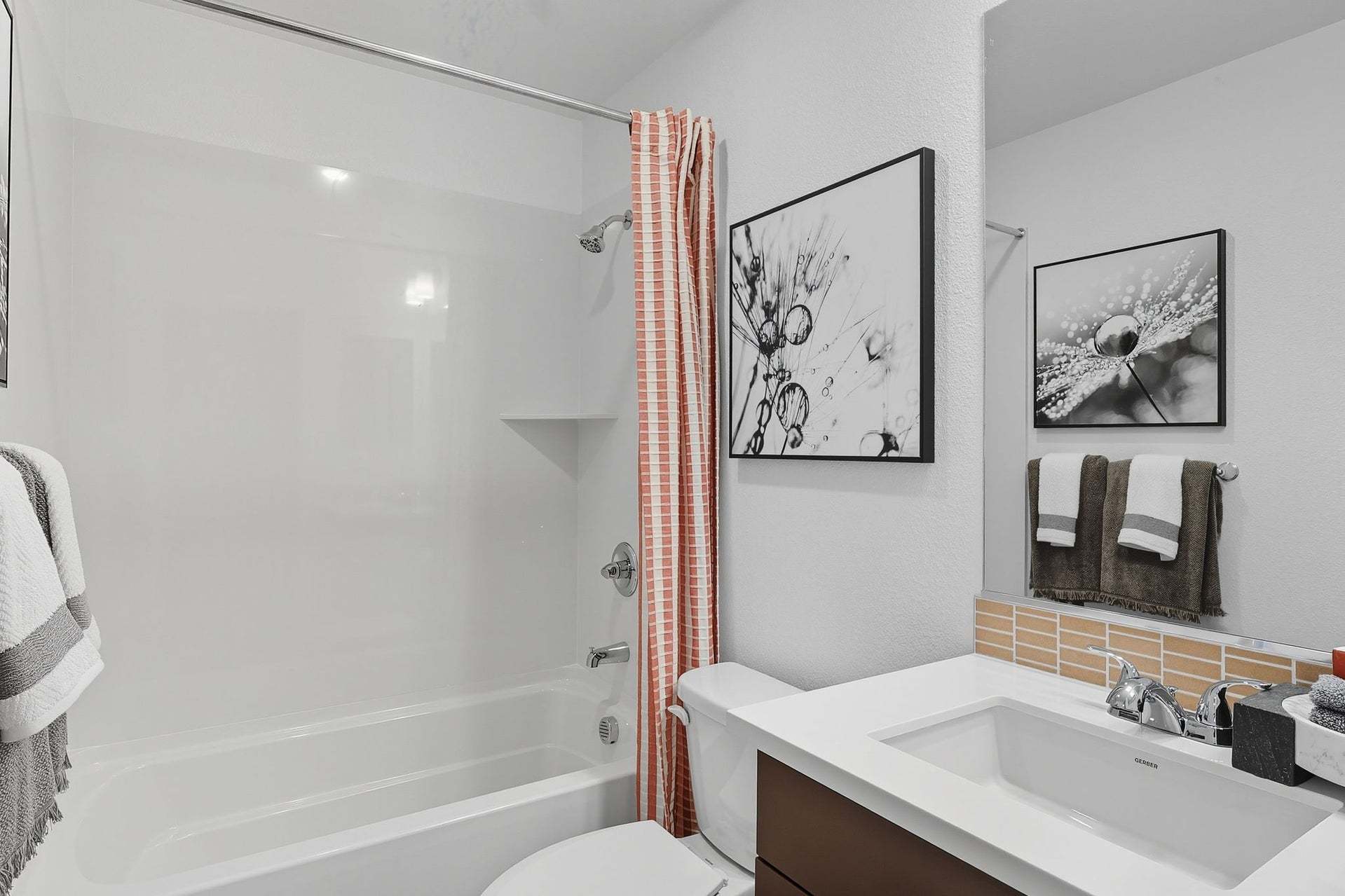 Residence 3 | Bath 2