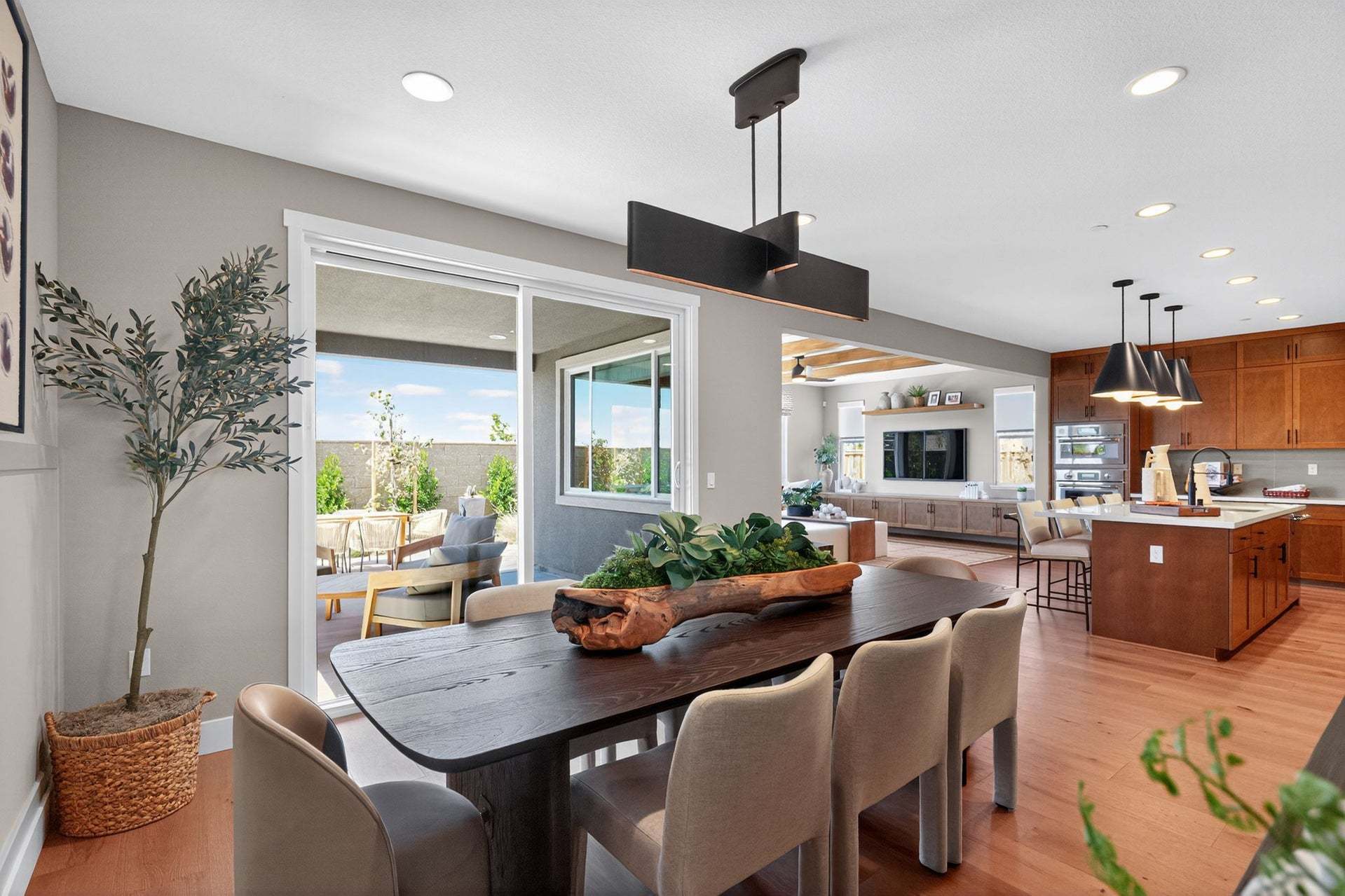 Residence 17 | Dining