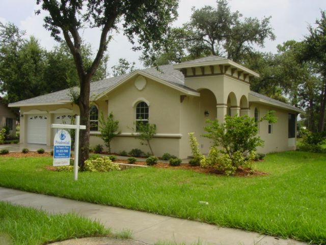 Derman Homes por Derman Homes en Melbourne Florida