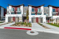City View Executive Homes por Desert Wind Homes en Reno Nevada