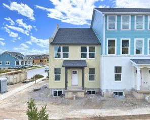 887 S Mathilda Dr (887 S Mathilda Dr)