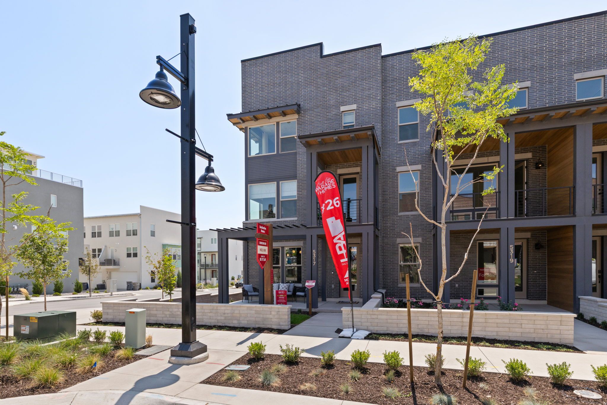 casa en Downtown Row Collection por Destination Homes