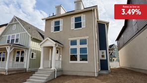 7029 W Lake Avenue 206 (Roseland)