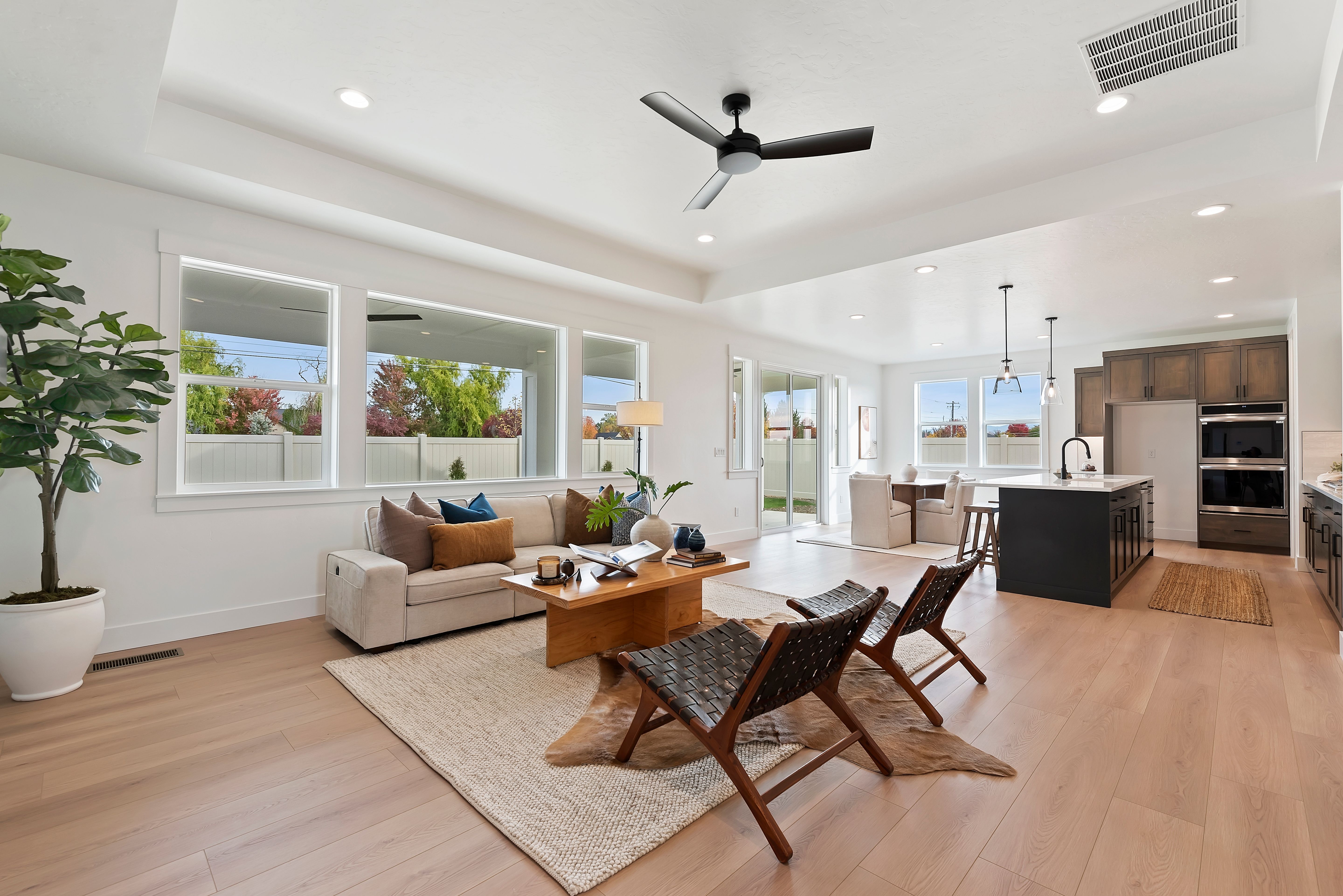 10516 Cloudburst Living Room