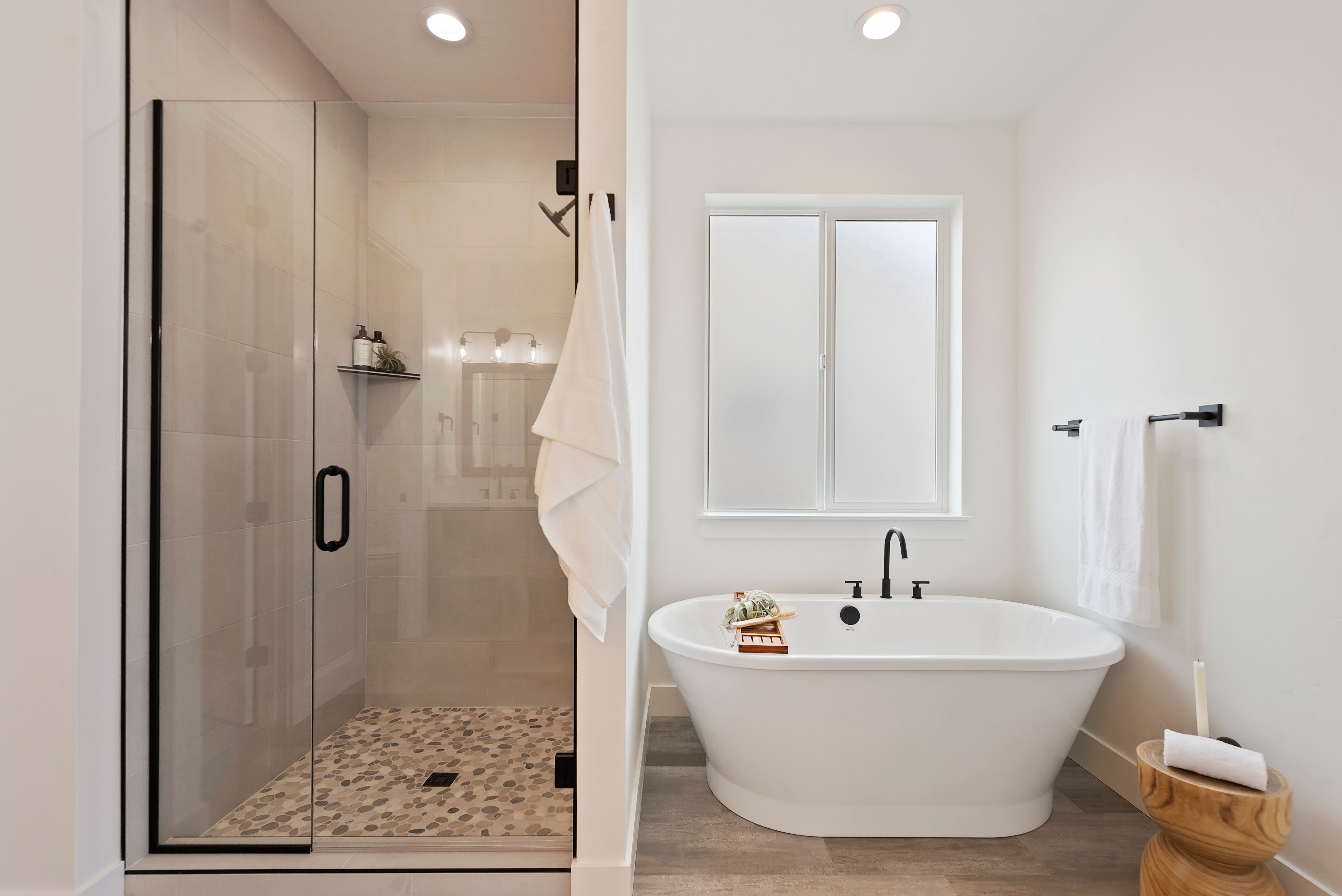 10516 Cloudburst Primary Bathroom