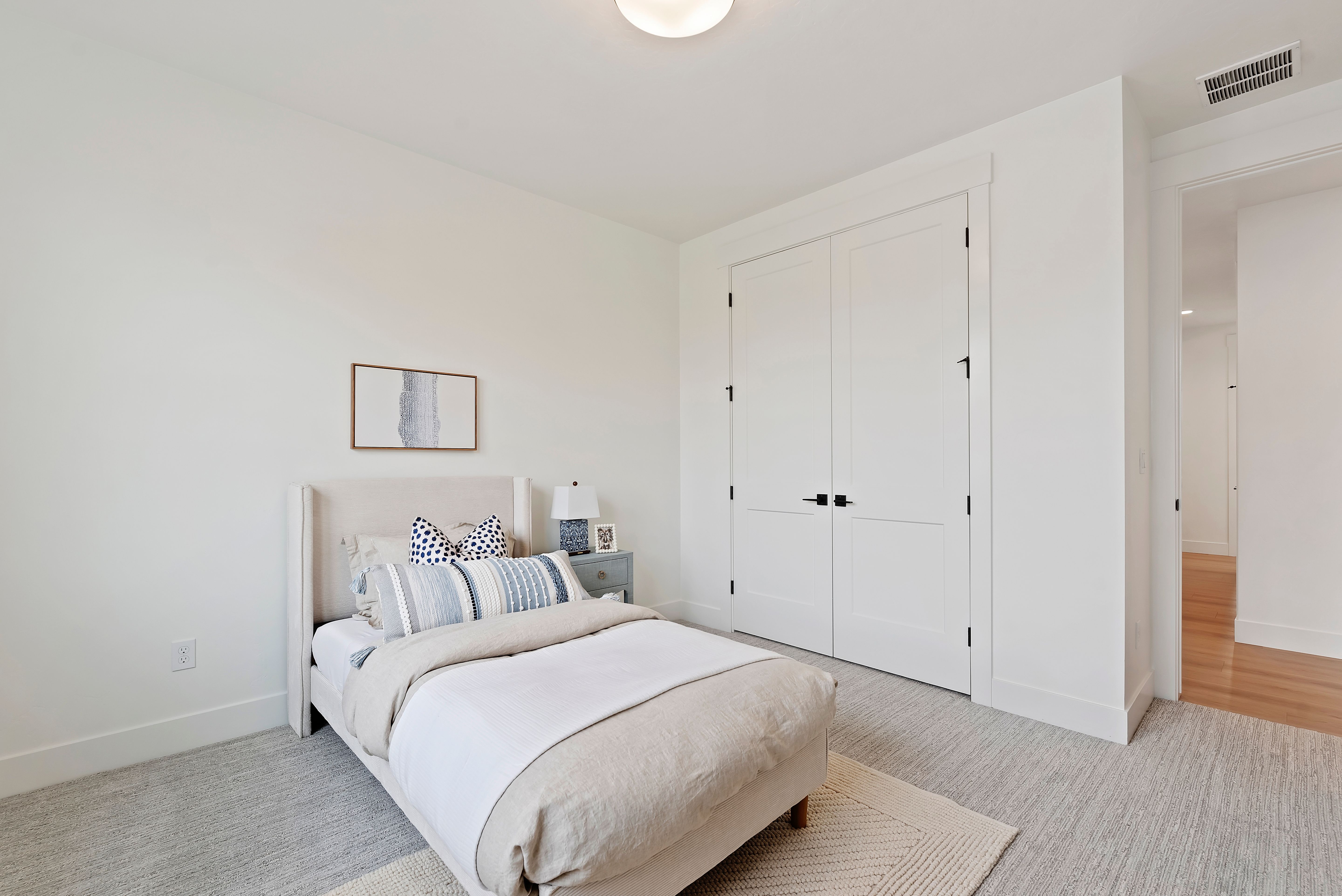 10516 Cloudburst Bed 2