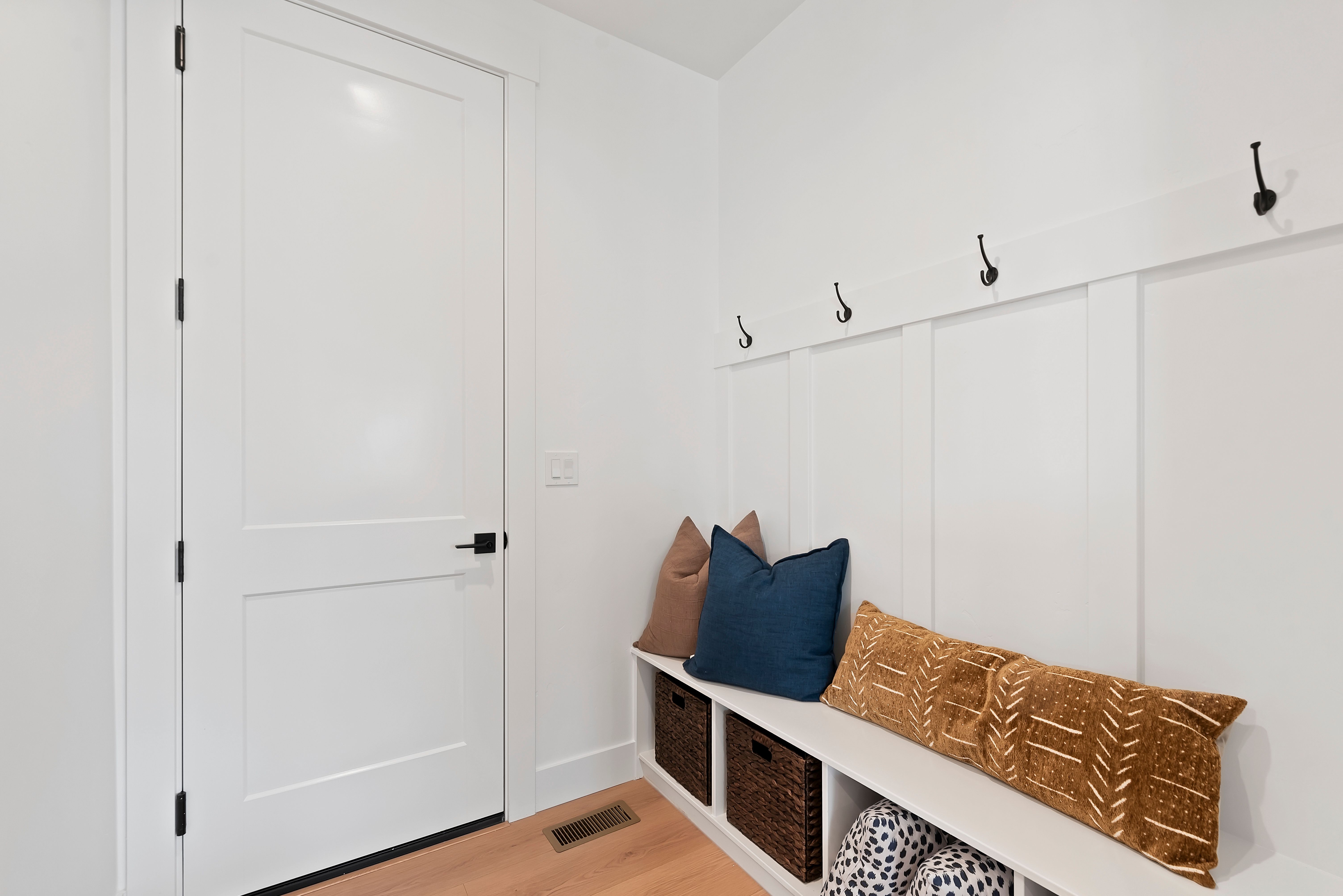 10516 Cloudburst Mud Room