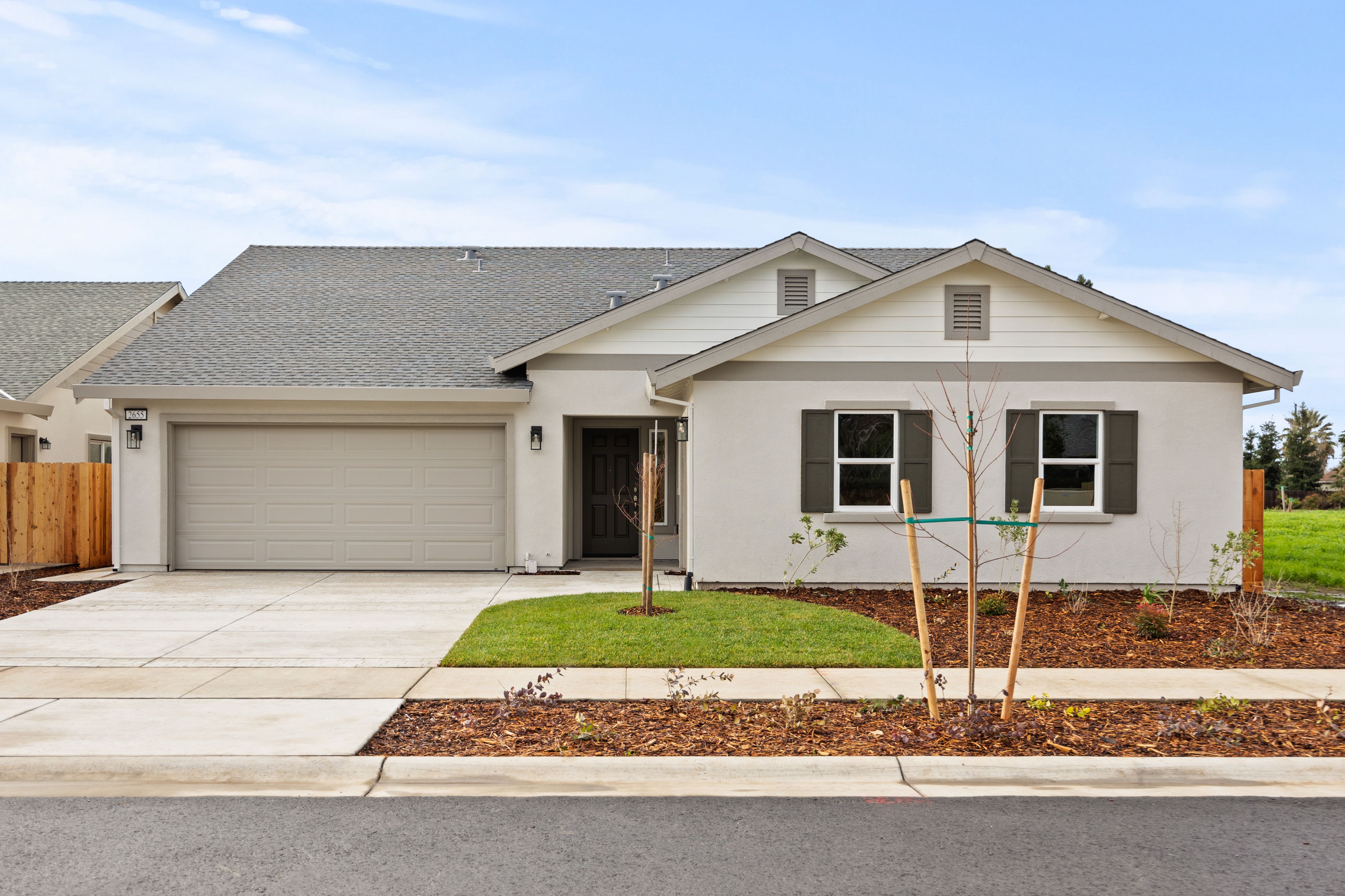 Orchard Creek Estates por Discovery Homes en Chico California