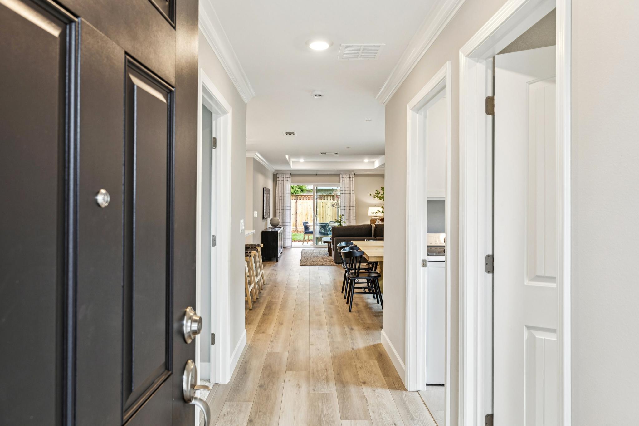 2684 Wesley Way Entry