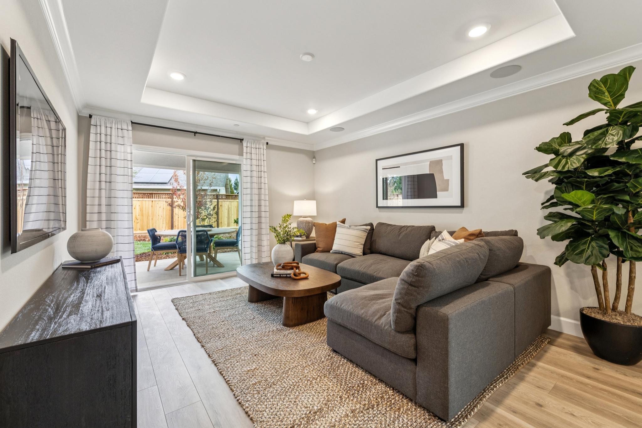 2684 Wesley Way Living
