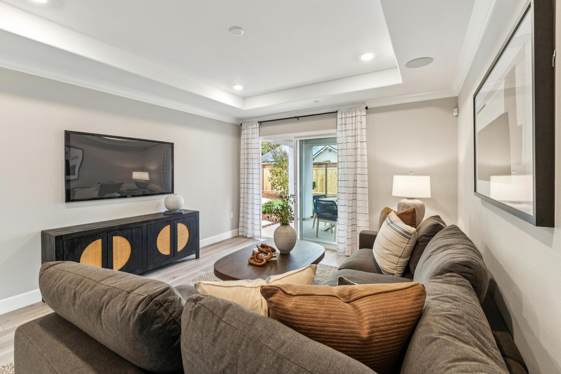 2684 Wesley Way Living