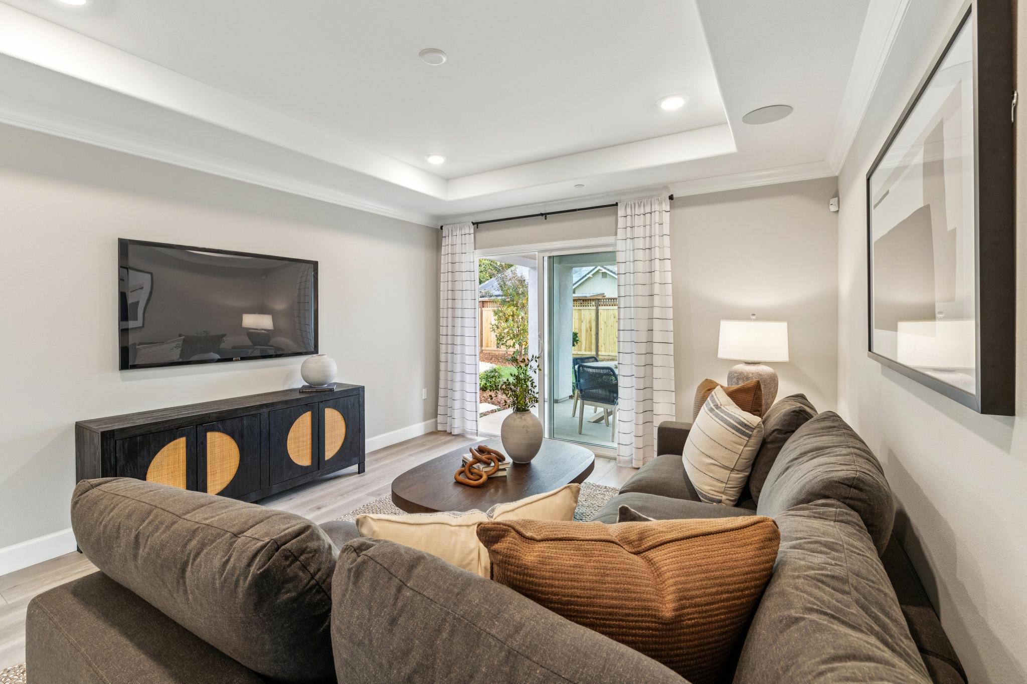 2684 Wesley Way Living