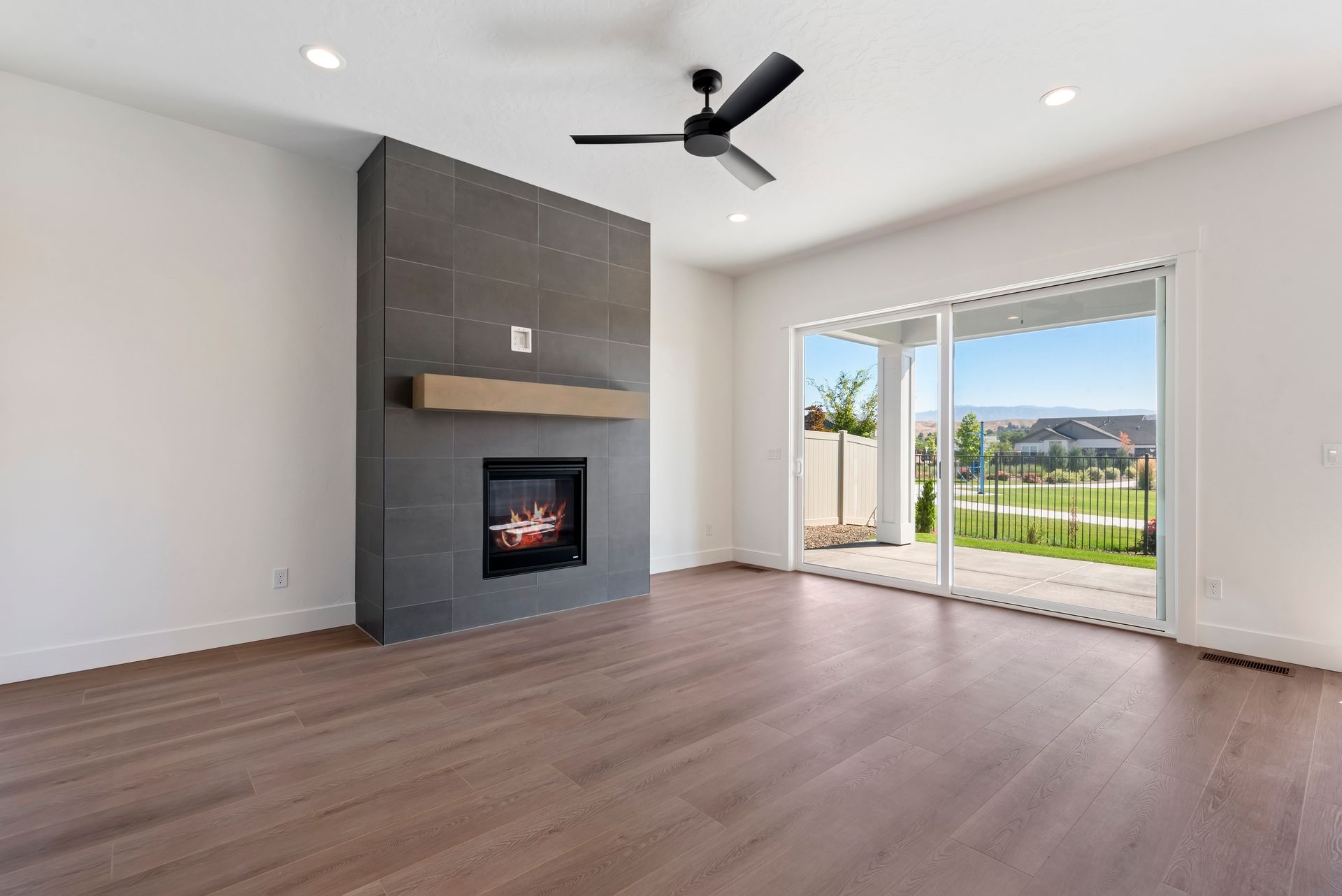 06-Living Room