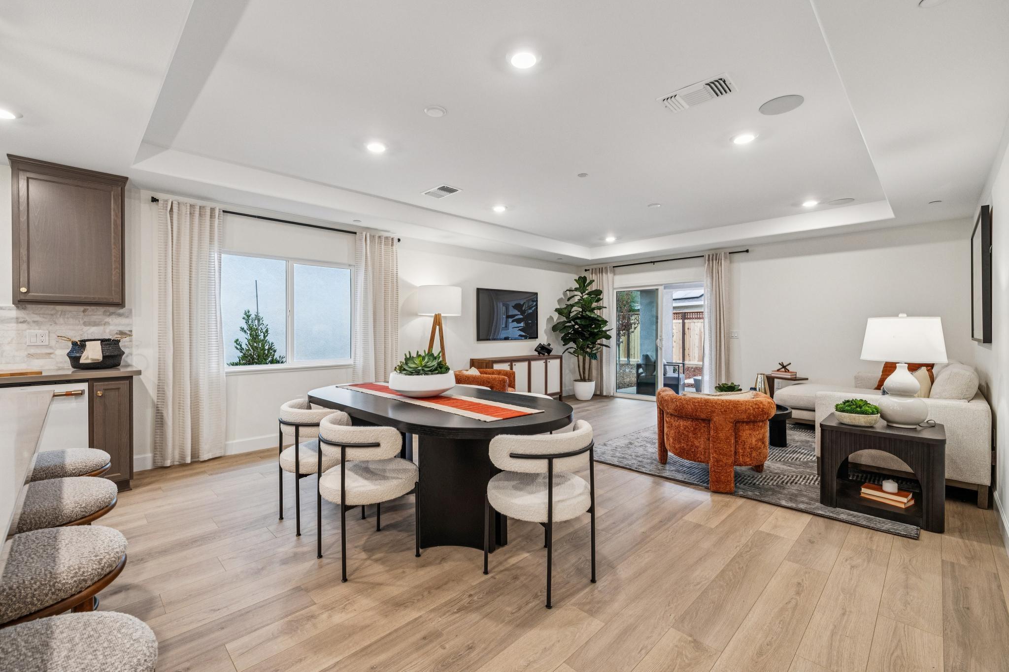 2676 Wesley Way Dining and Living Area