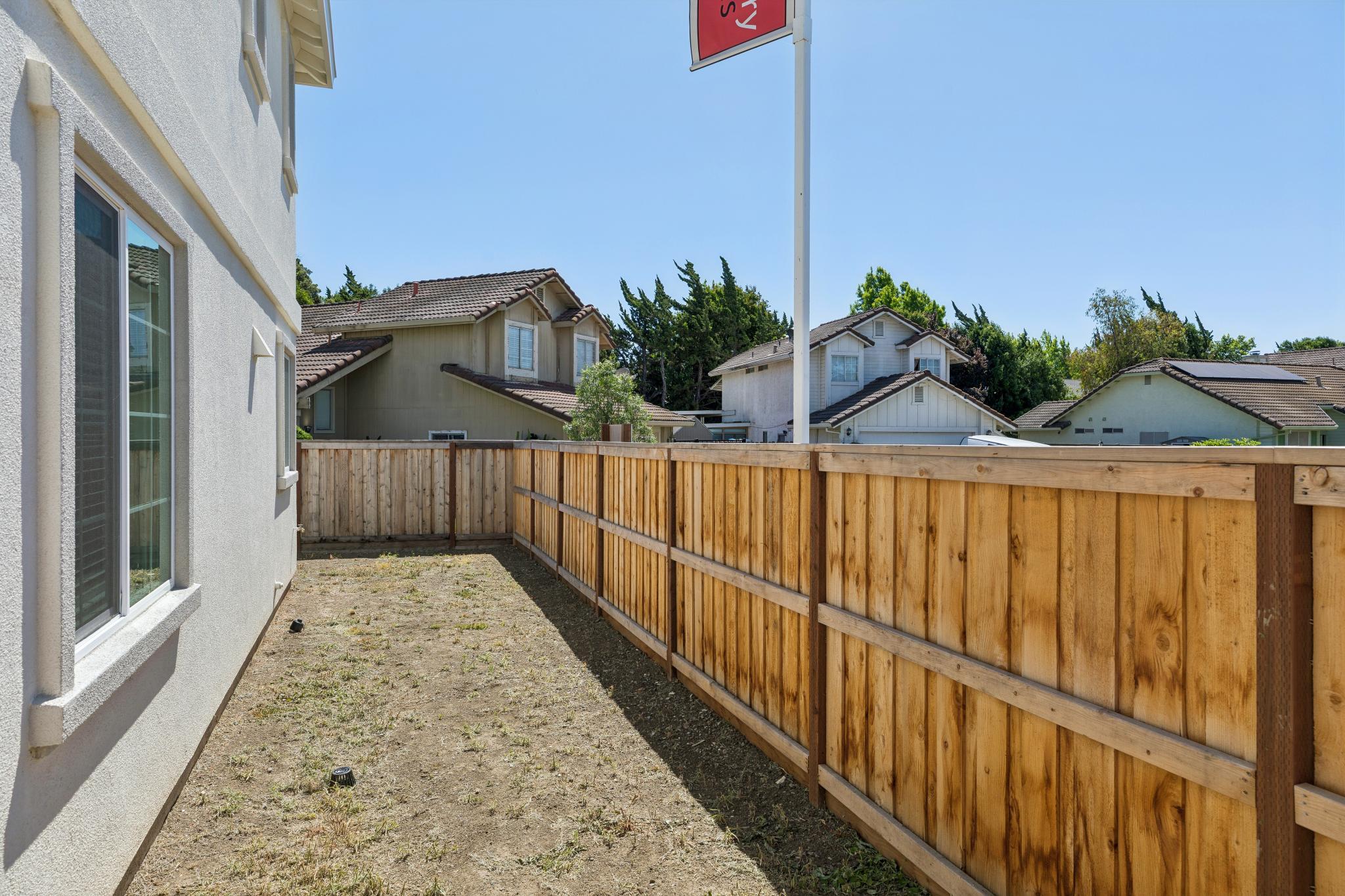 062-137-creek-view-circle.90978.p3k.062