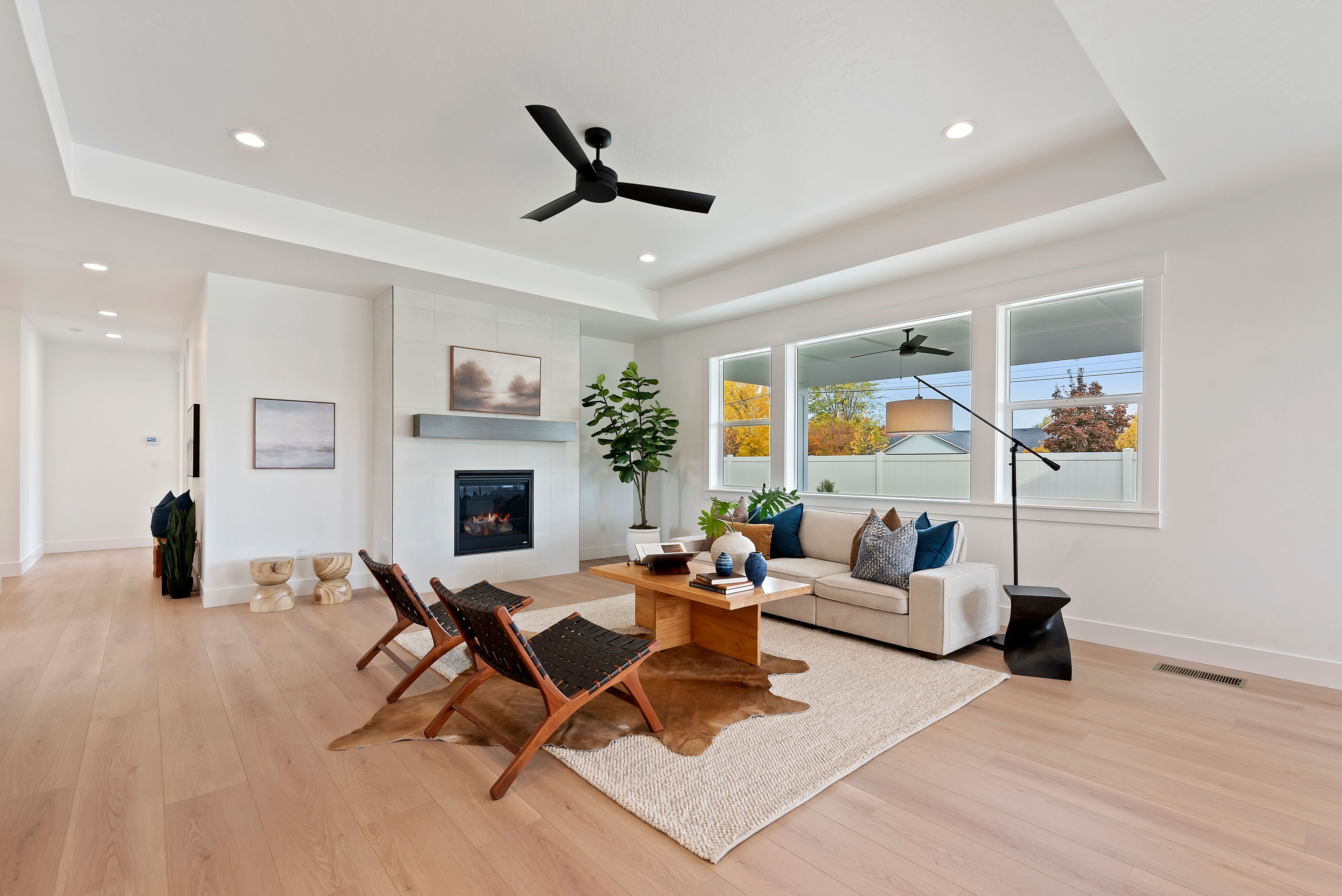 10516 Cloudburst Living Room