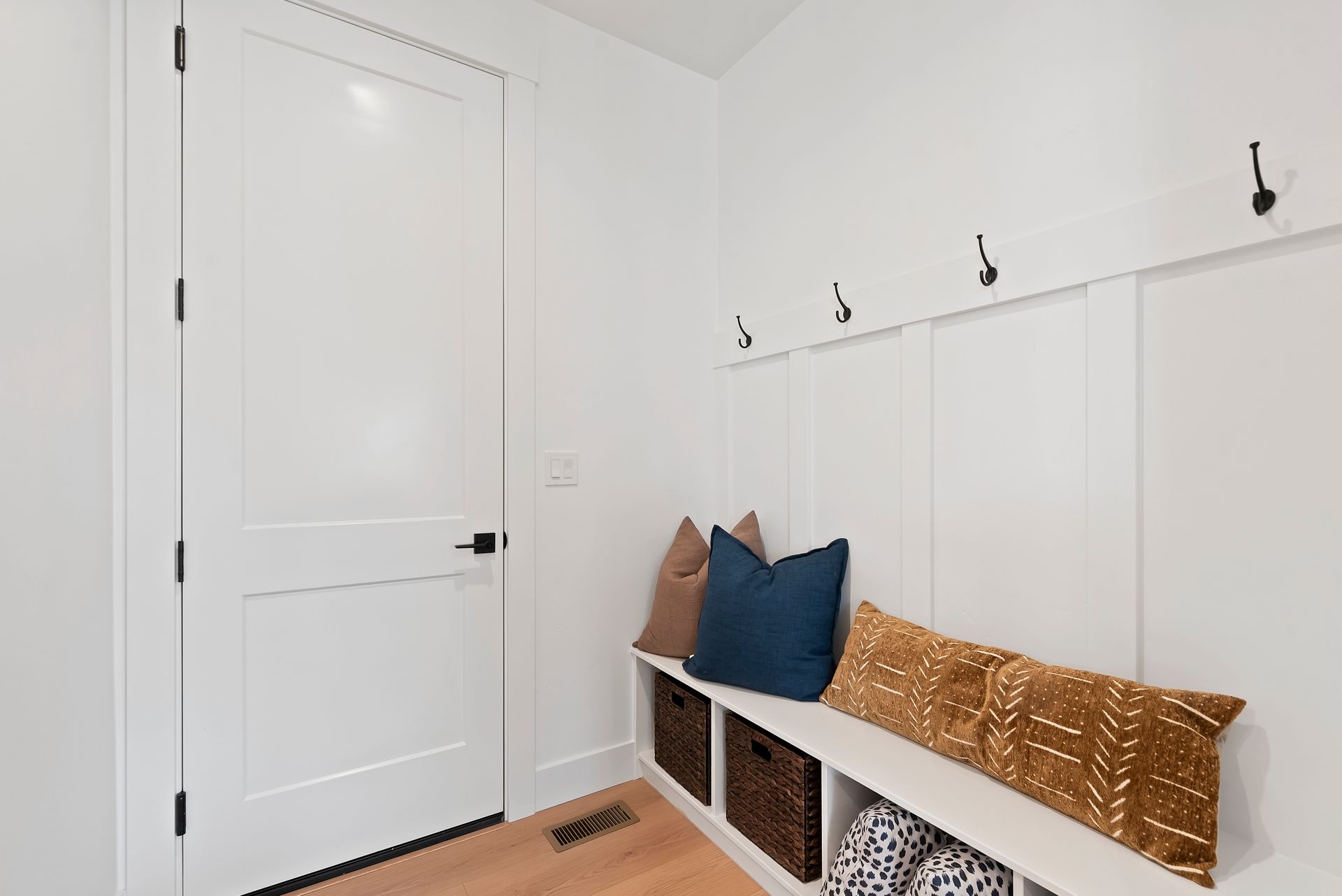 10516 Cloudburst Mud Room