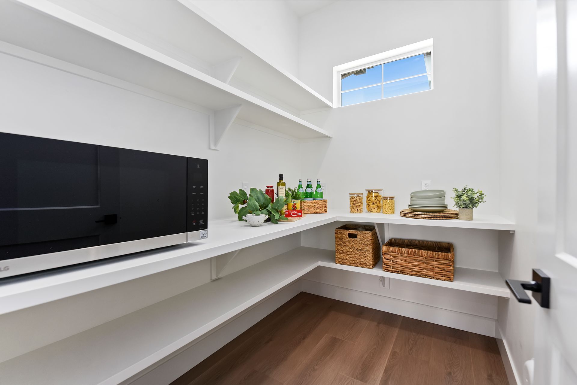 15-015_Pantry