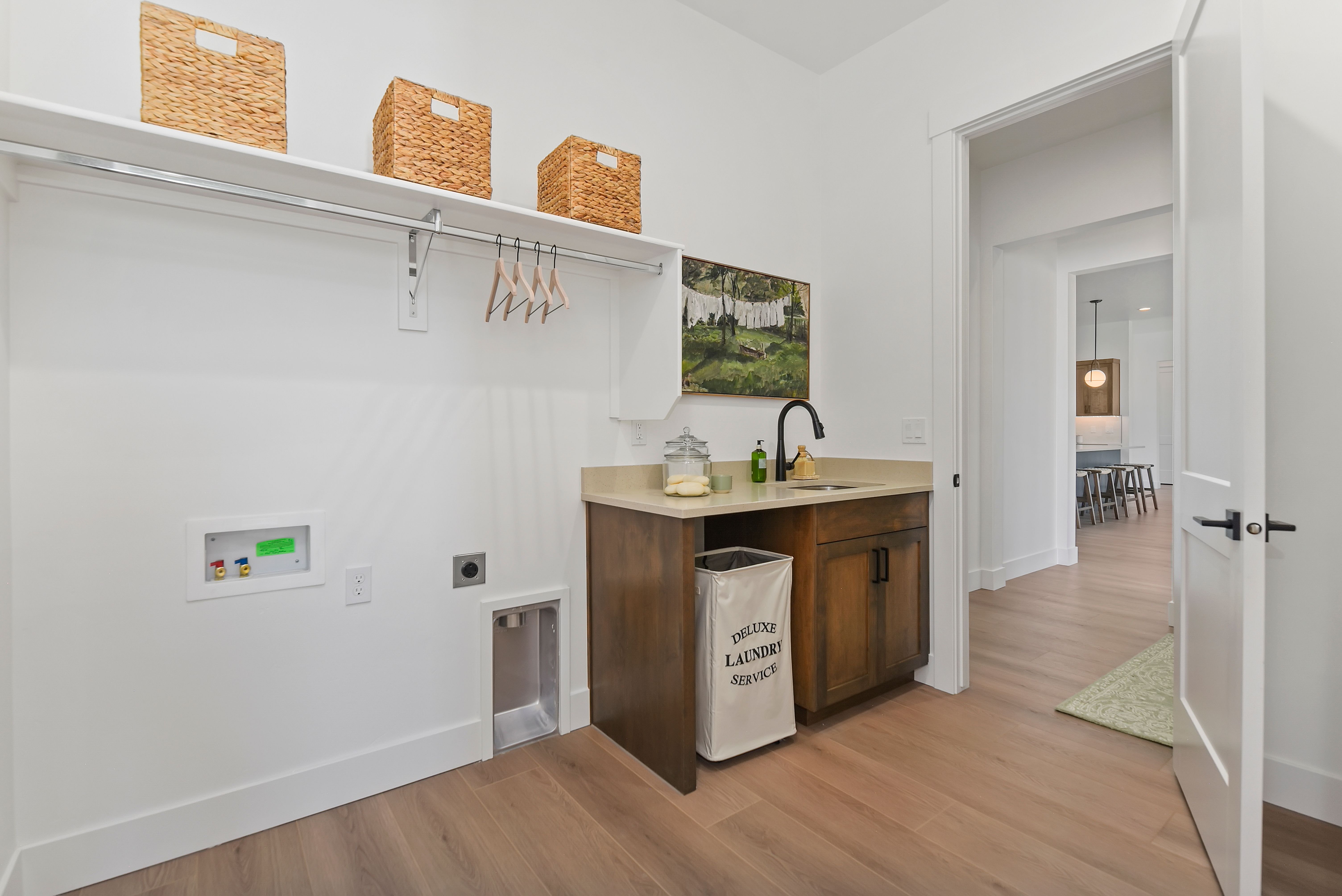 29-029_Laundry Area