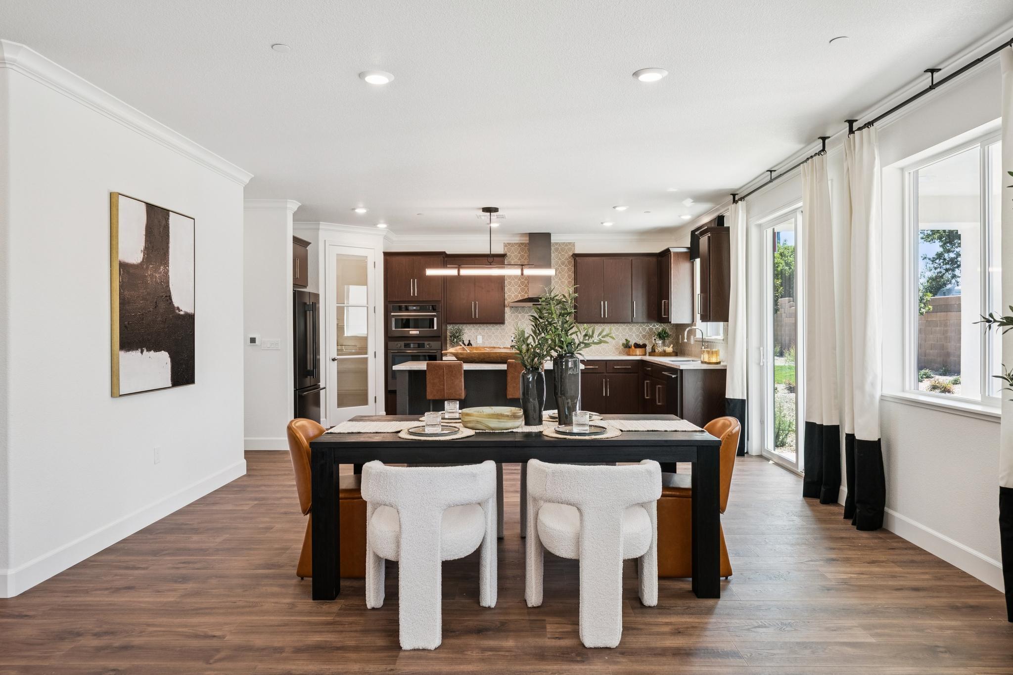 111-697-west-cliff-street.89433.phr.021.web