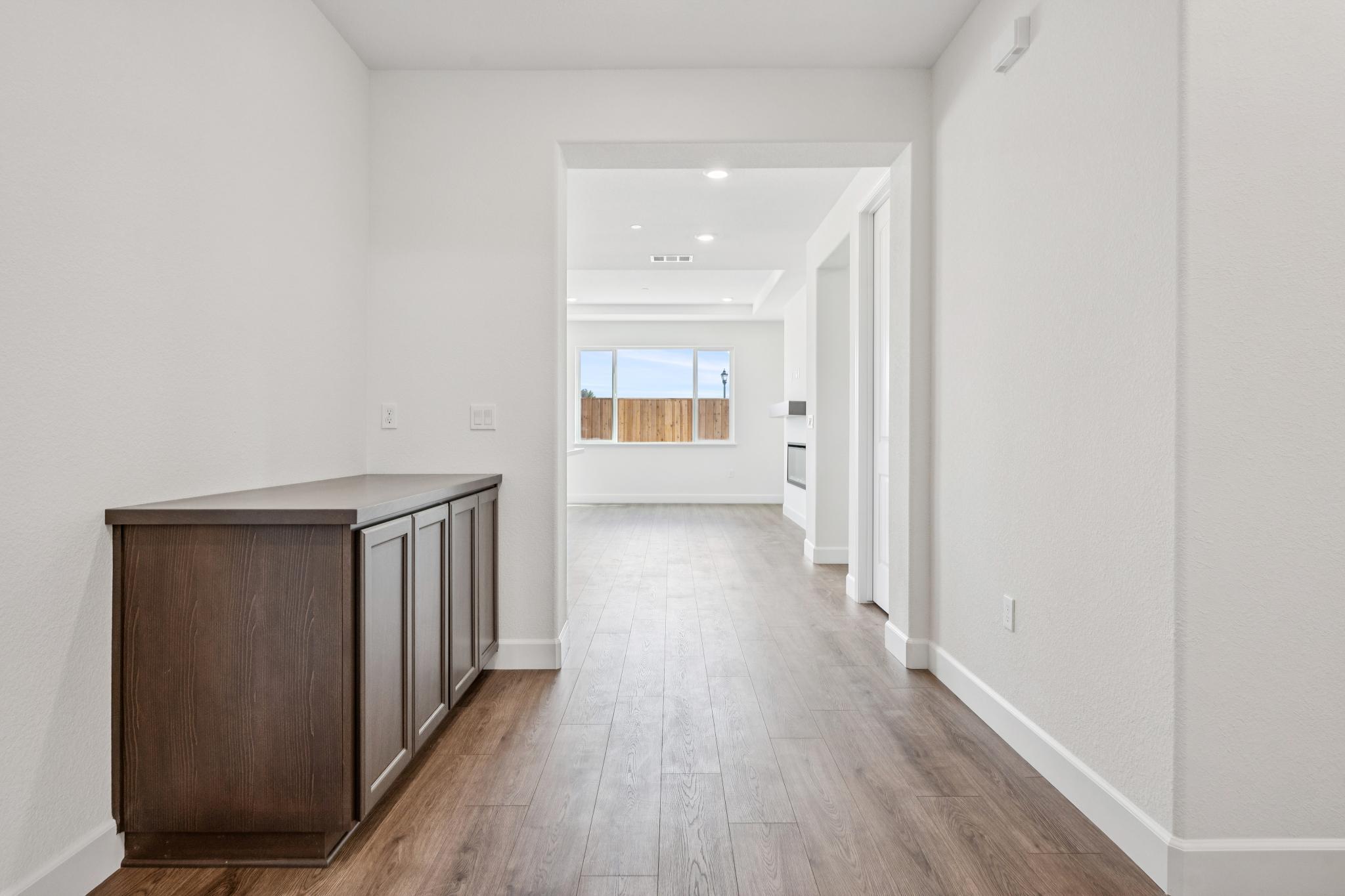 009-296-300-colfax-lane.94997.p2k.009