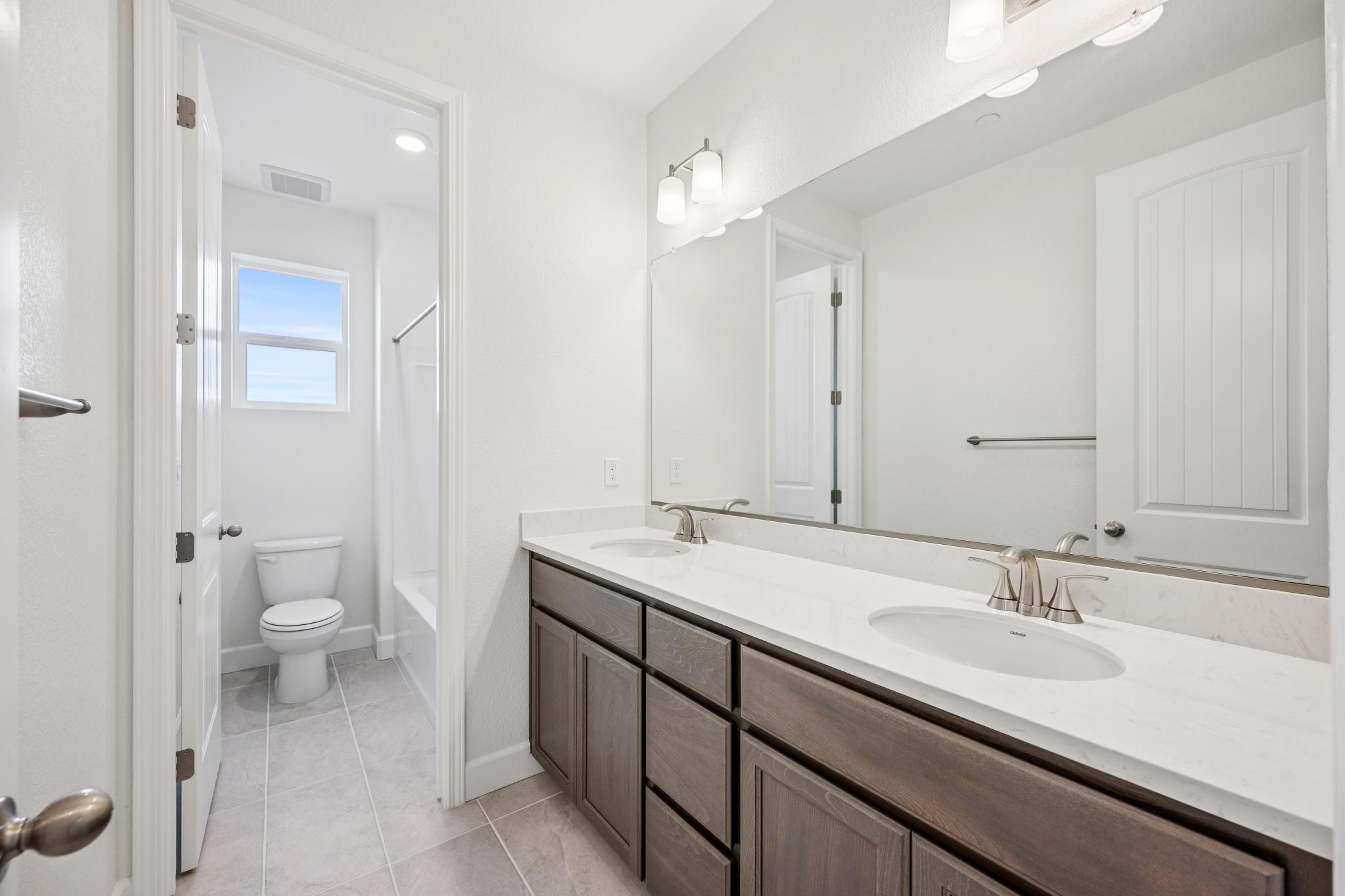 052-296-300-colfax-lane.94997.p2k.045