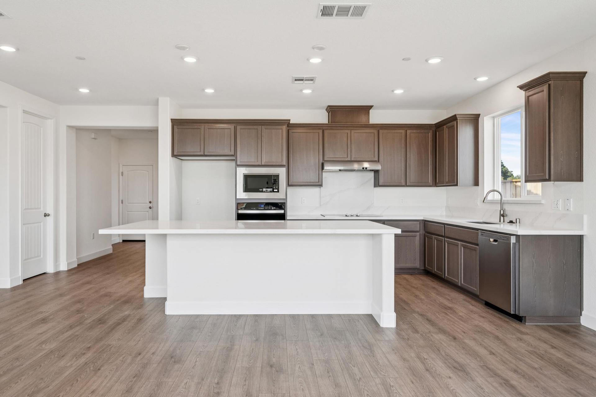 025-296-300-colfax-lane.94997.p2k.018