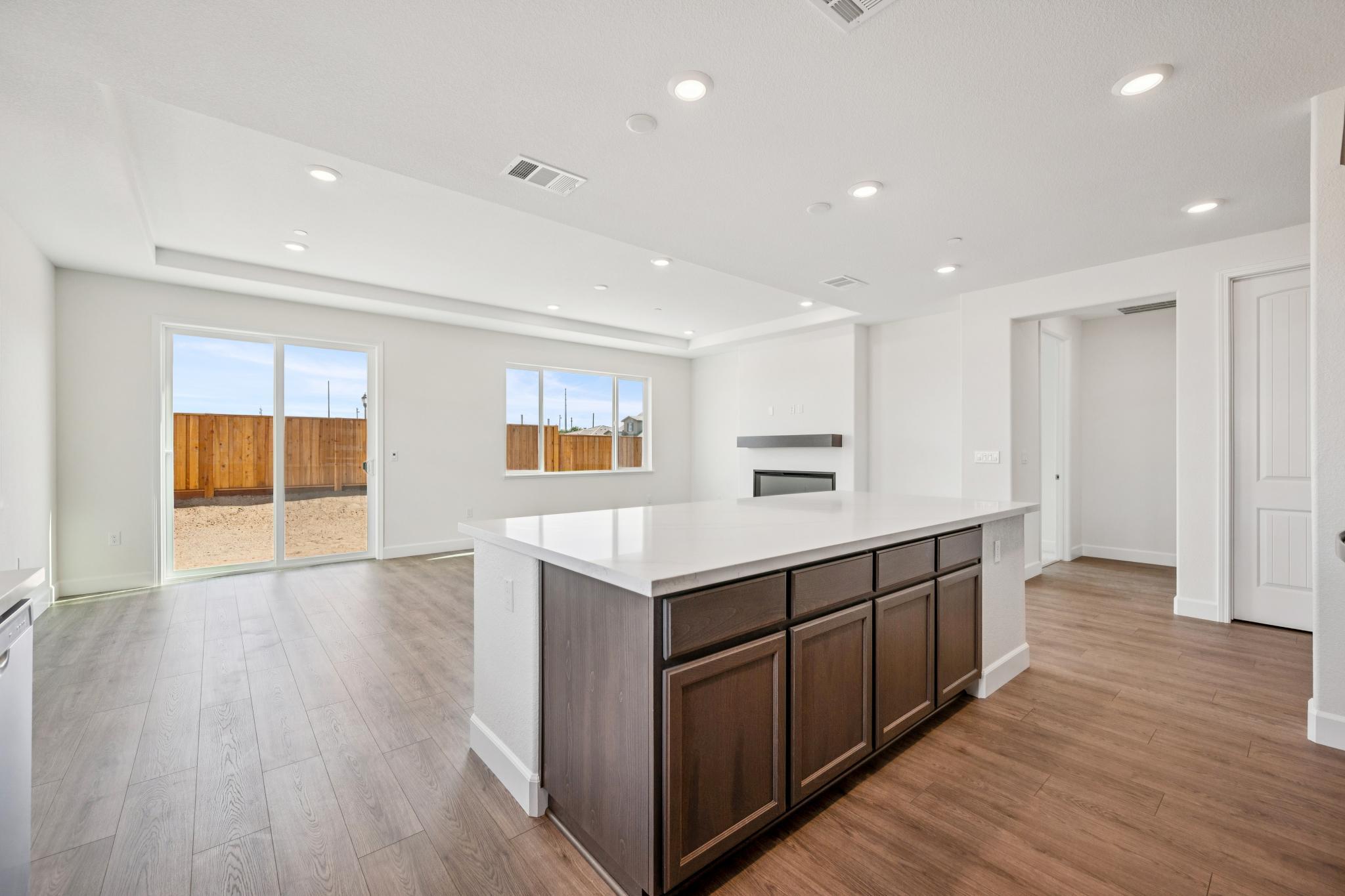 032-296-300-colfax-lane.94997.p2k.025