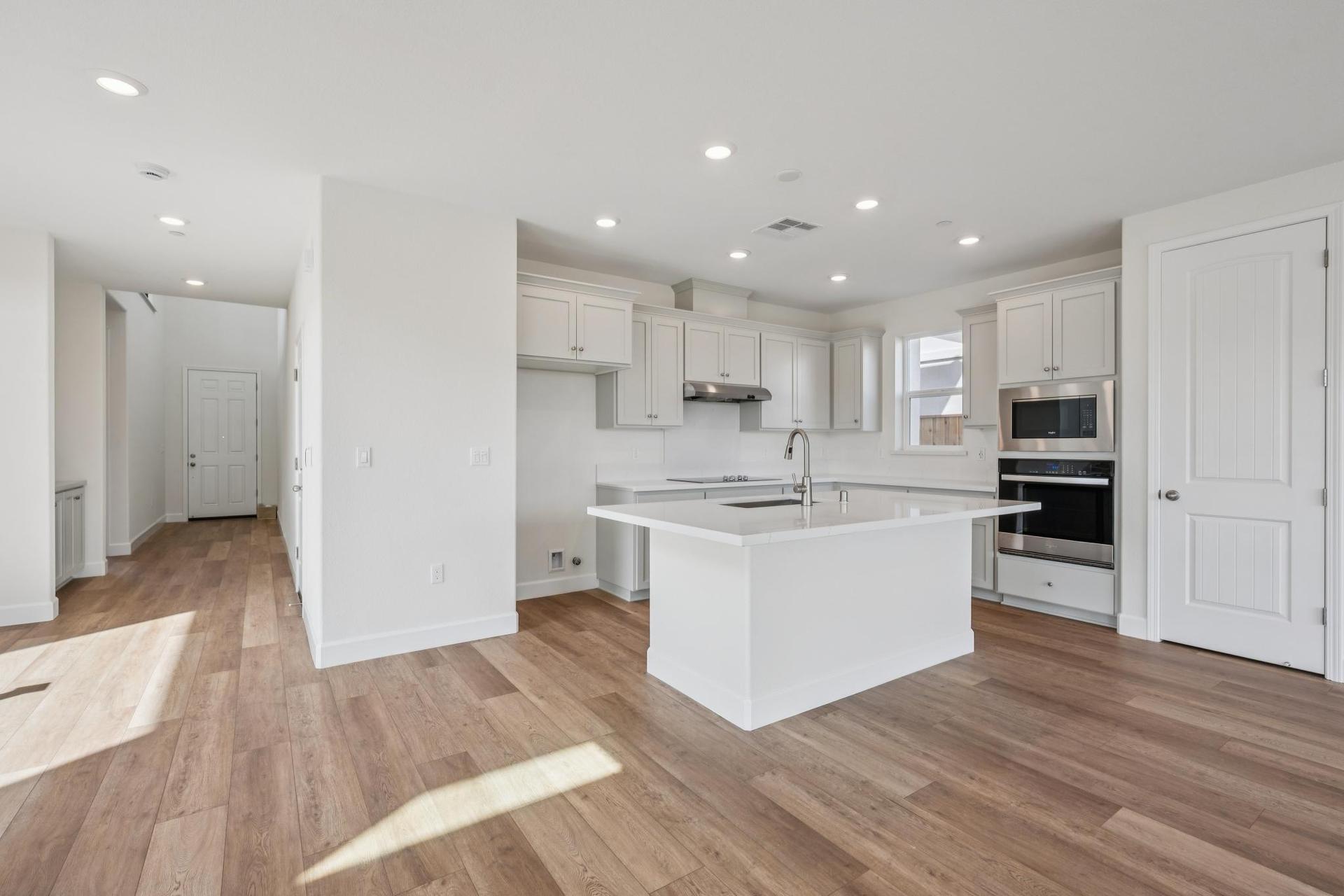 096-296-300-colfax-lane.94997.p5k.022