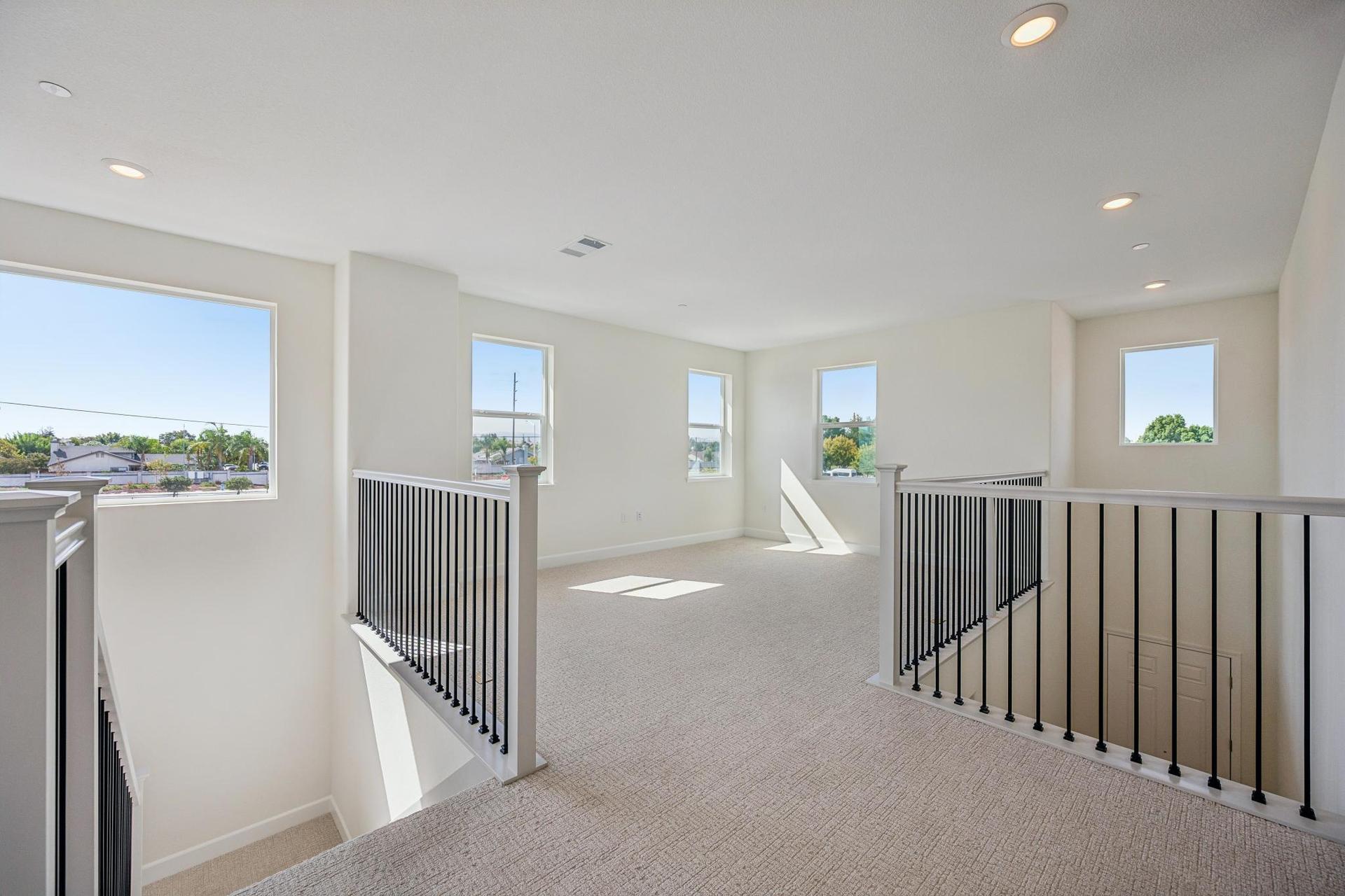 135-296-300-colfax-lane.94997.p5k.058