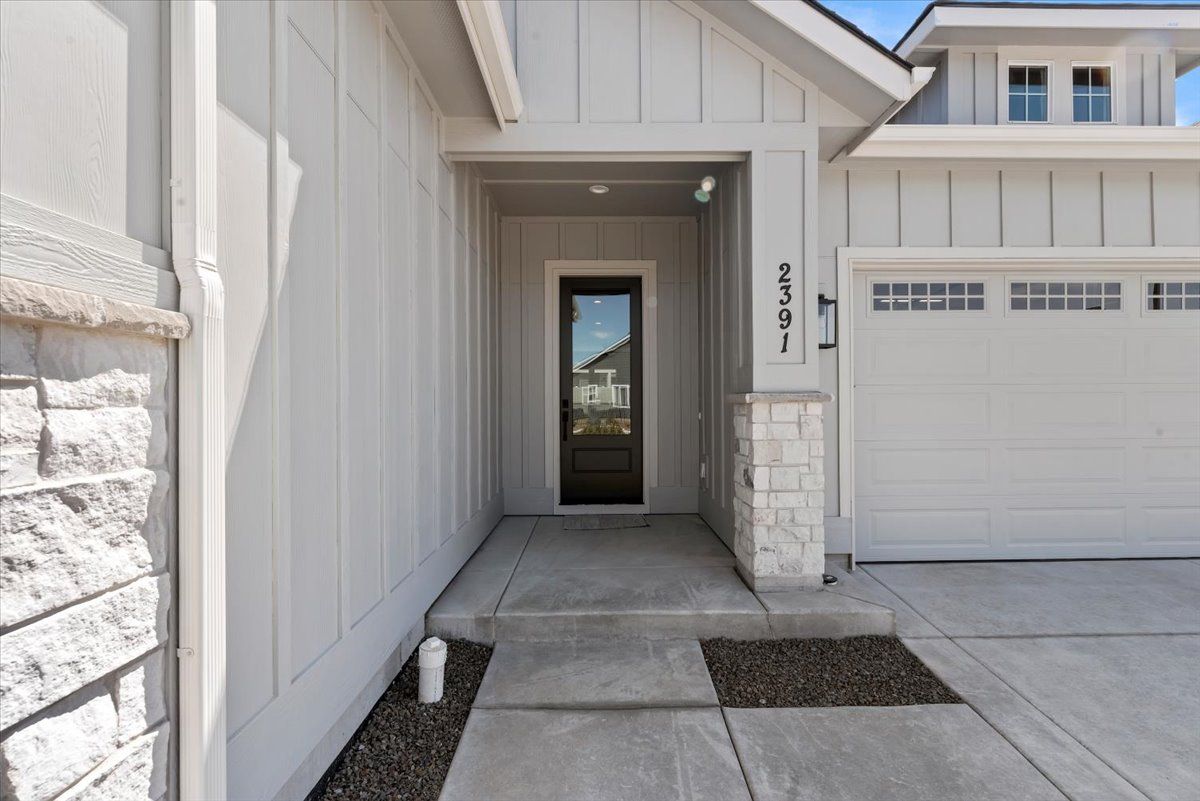 03-003_Entrance