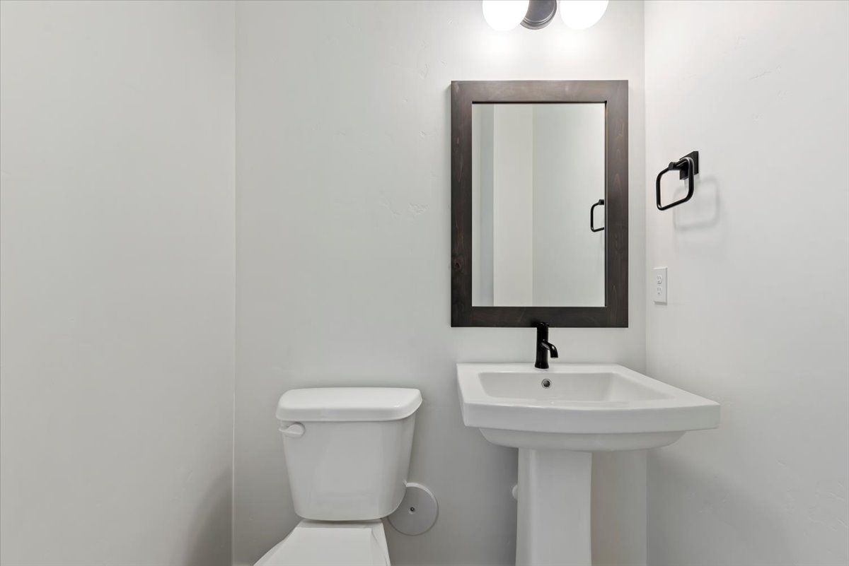 22-022_Bathroom
